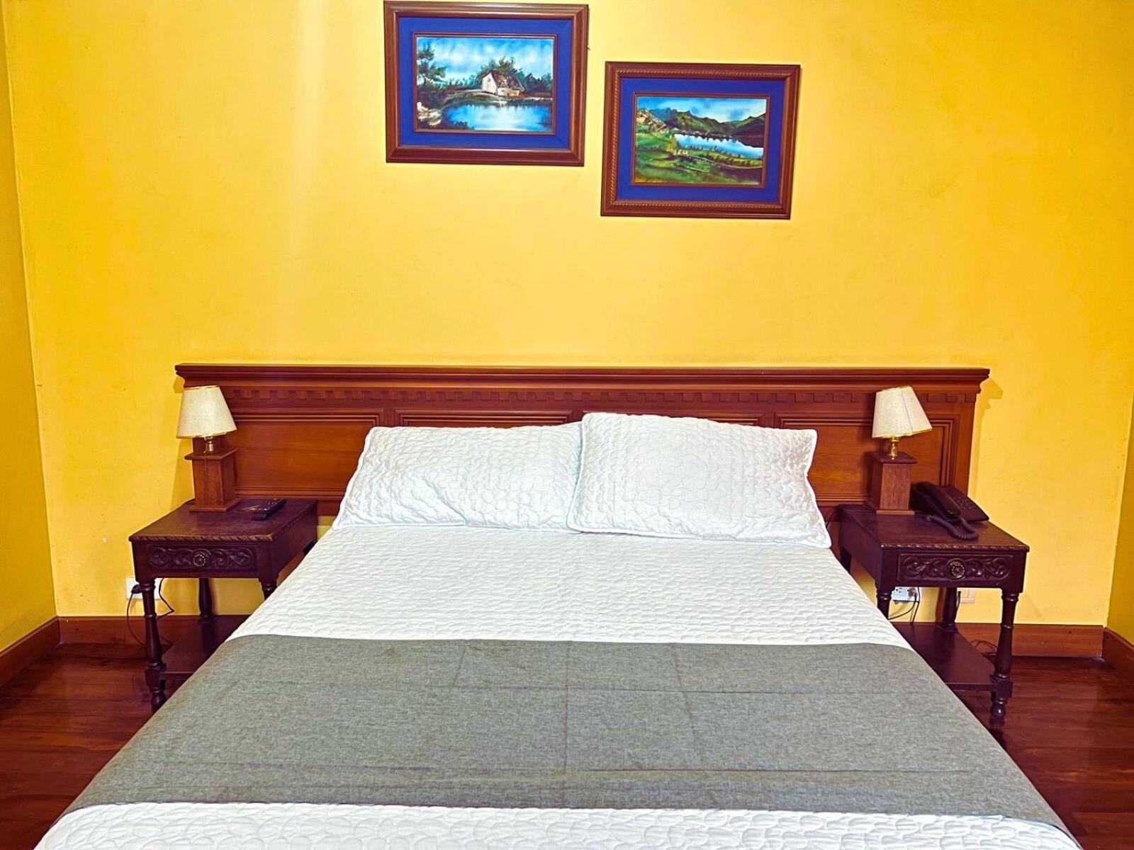 Deluxe Double Room with Bath photo 1