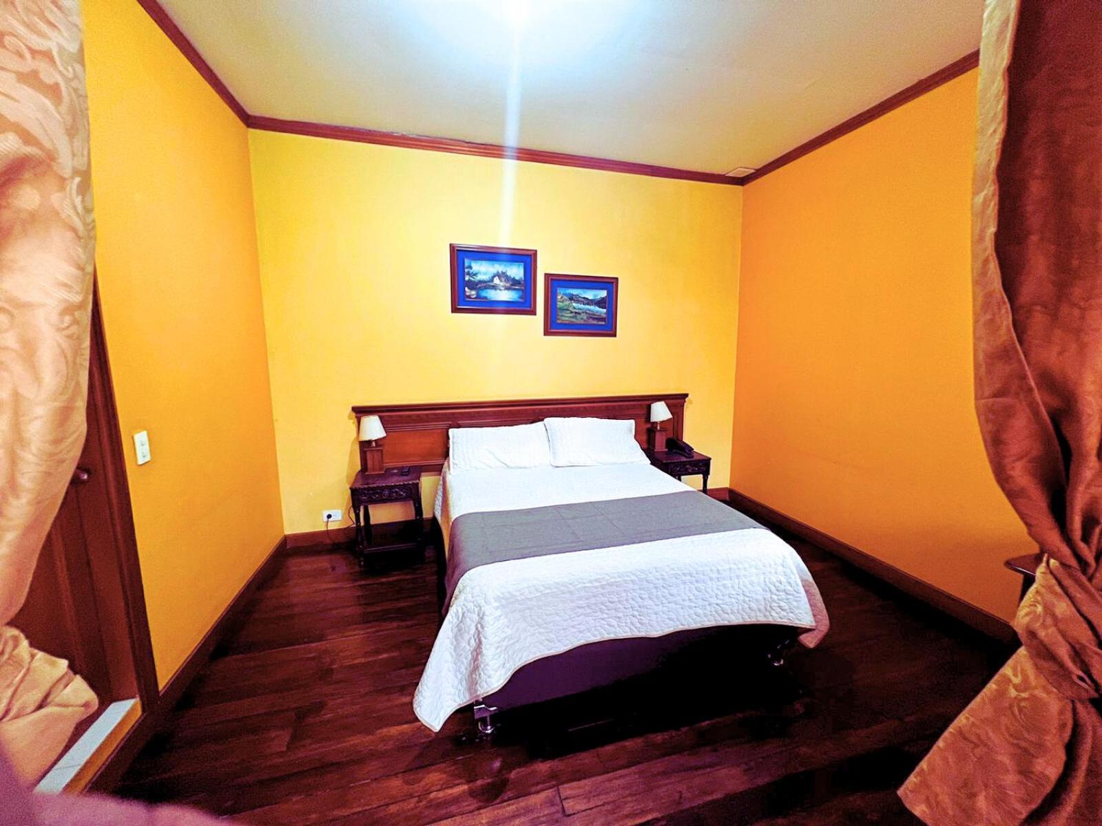 Deluxe Double Room with Bath photo 2