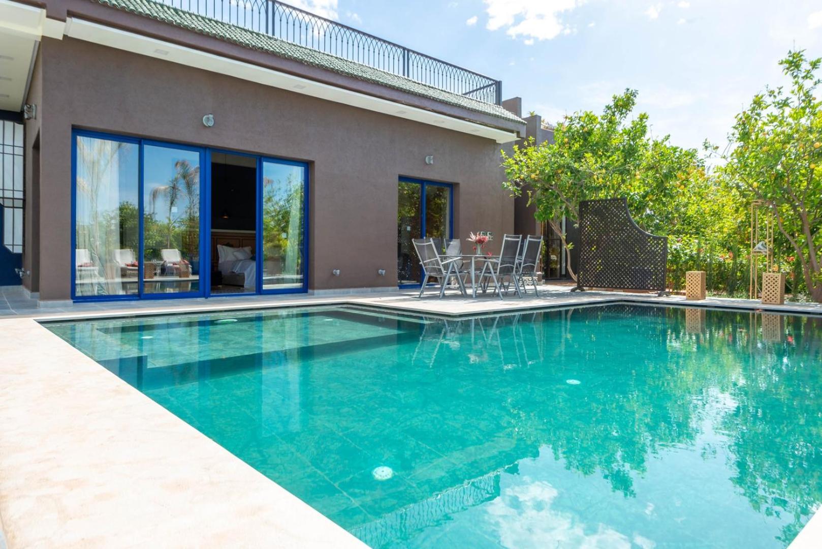 Villa with Private Pool - Photo 18