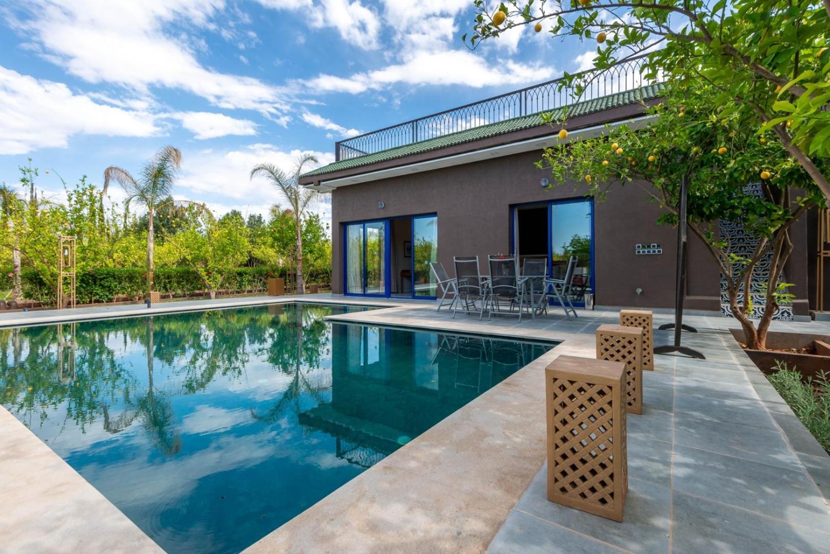 Villa with Private Pool - Photo 17