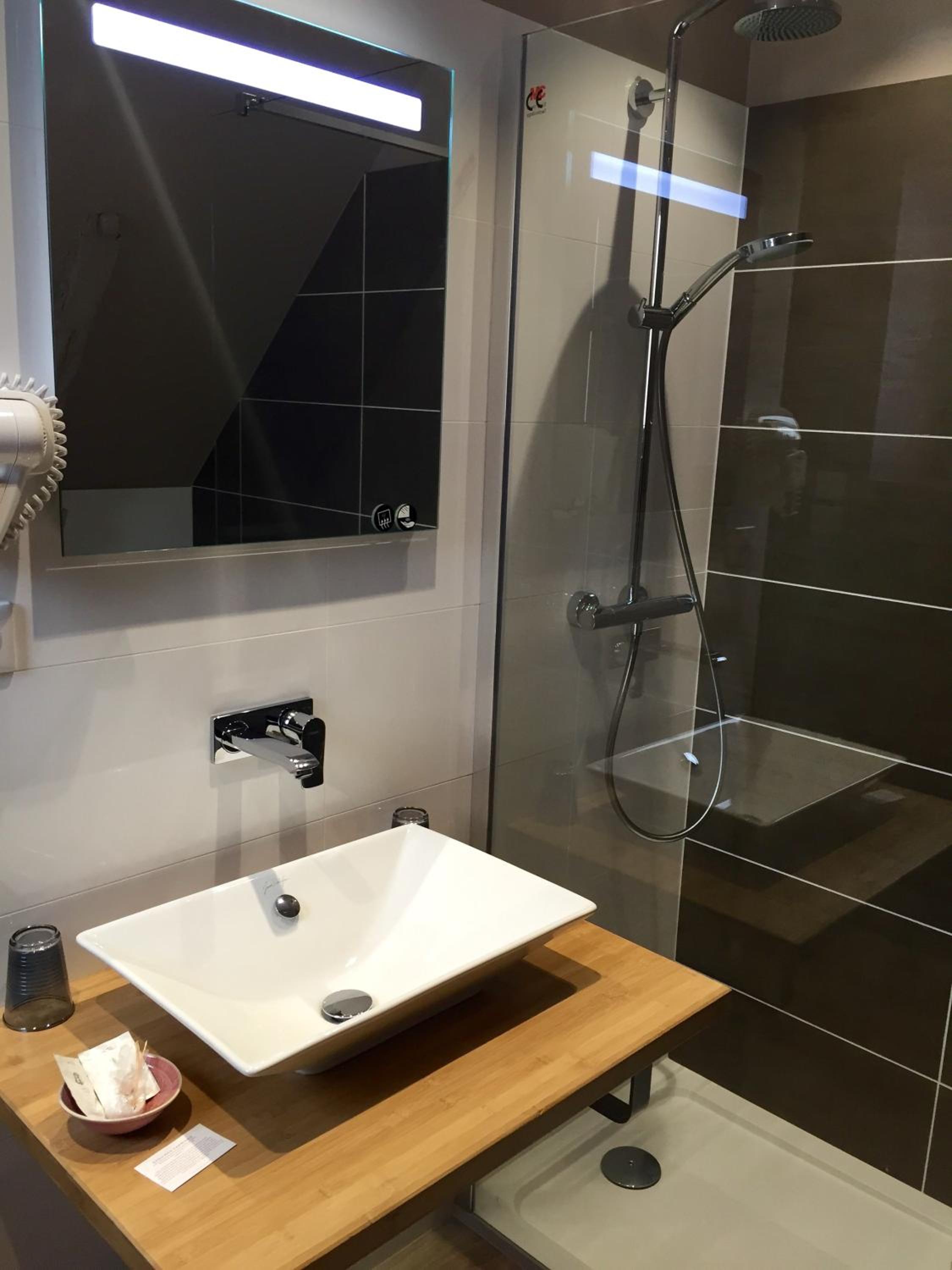 Double Room - Photo 9