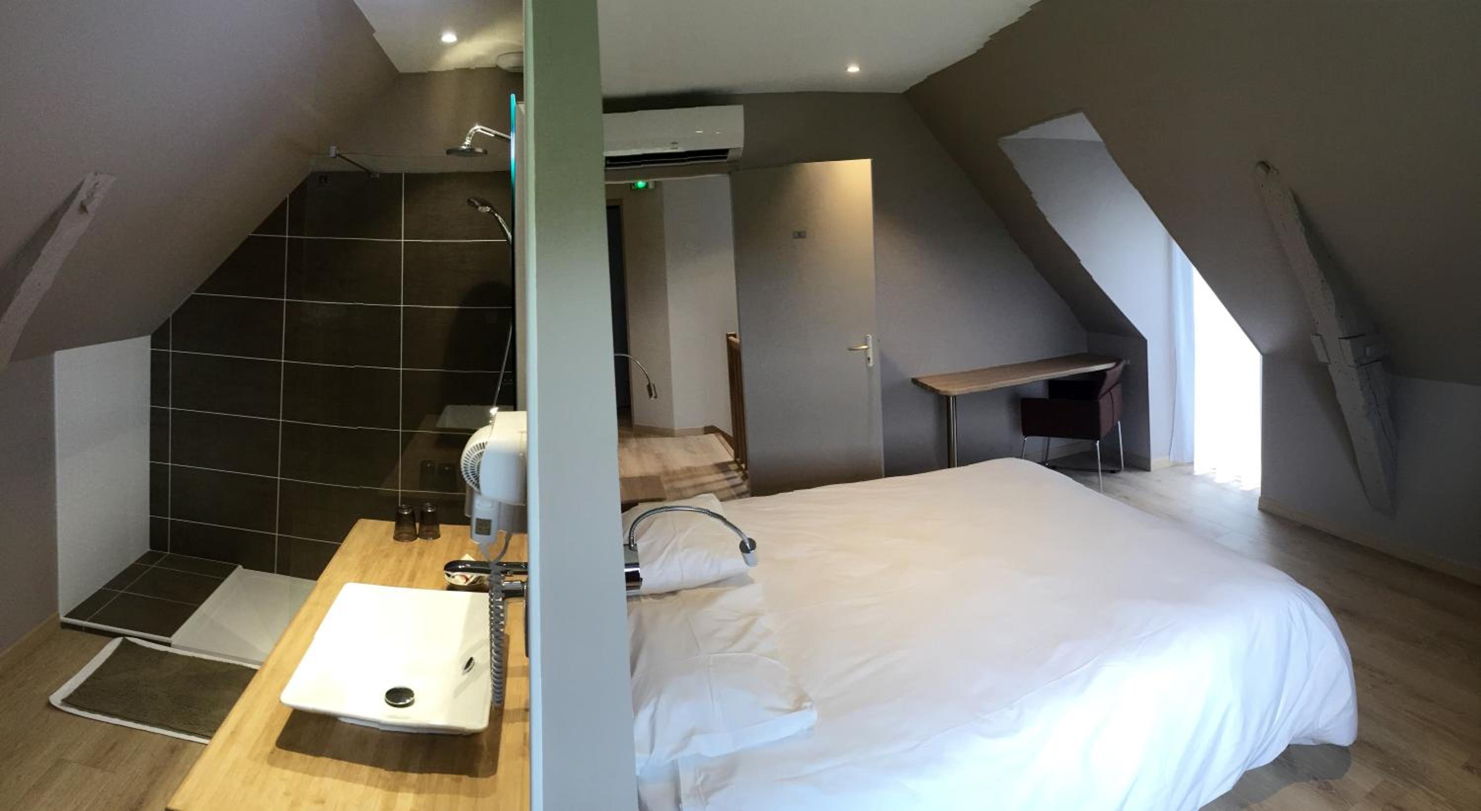 Comfort Apartment - Photo 21