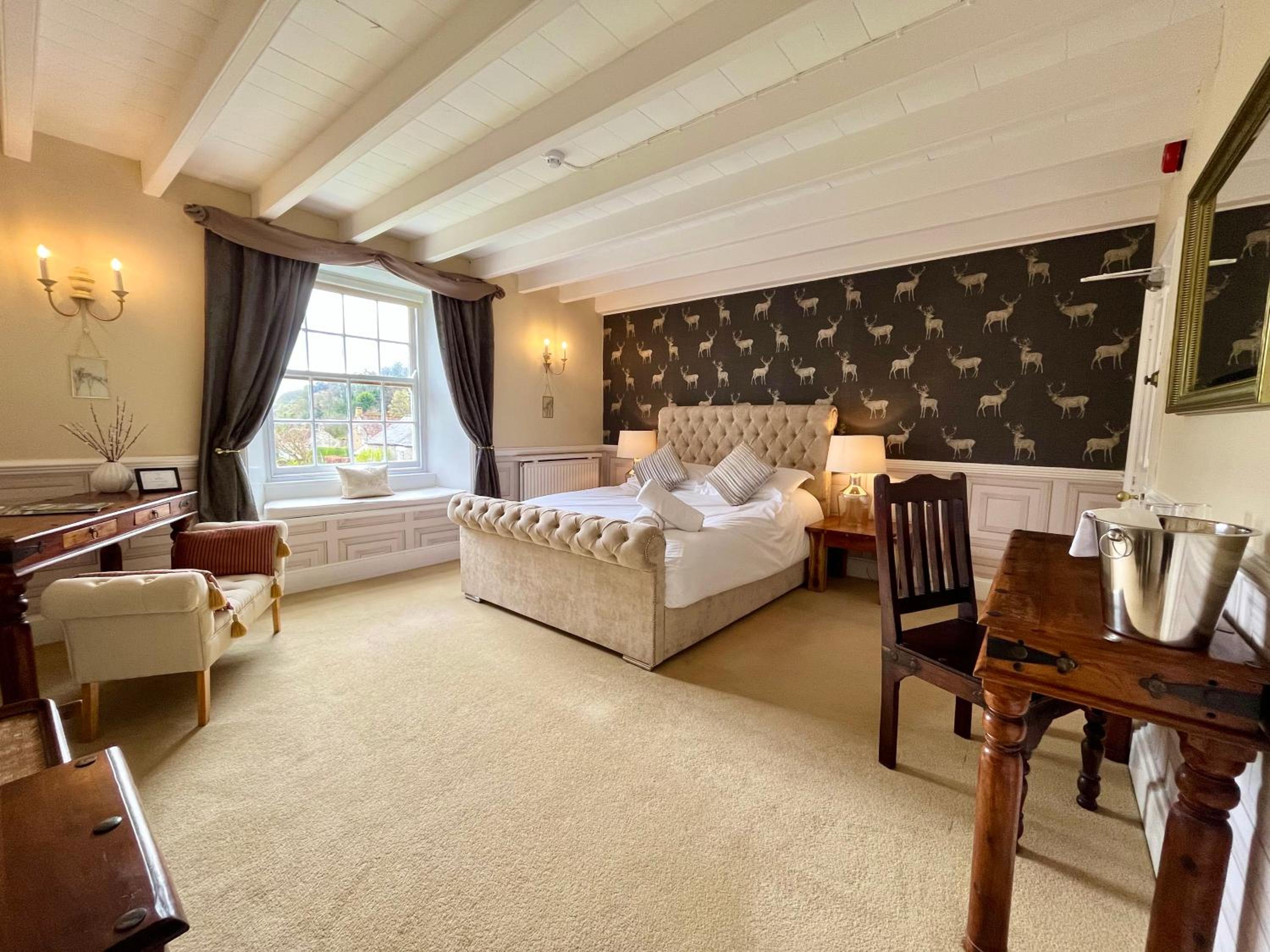 Deluxe King Suite