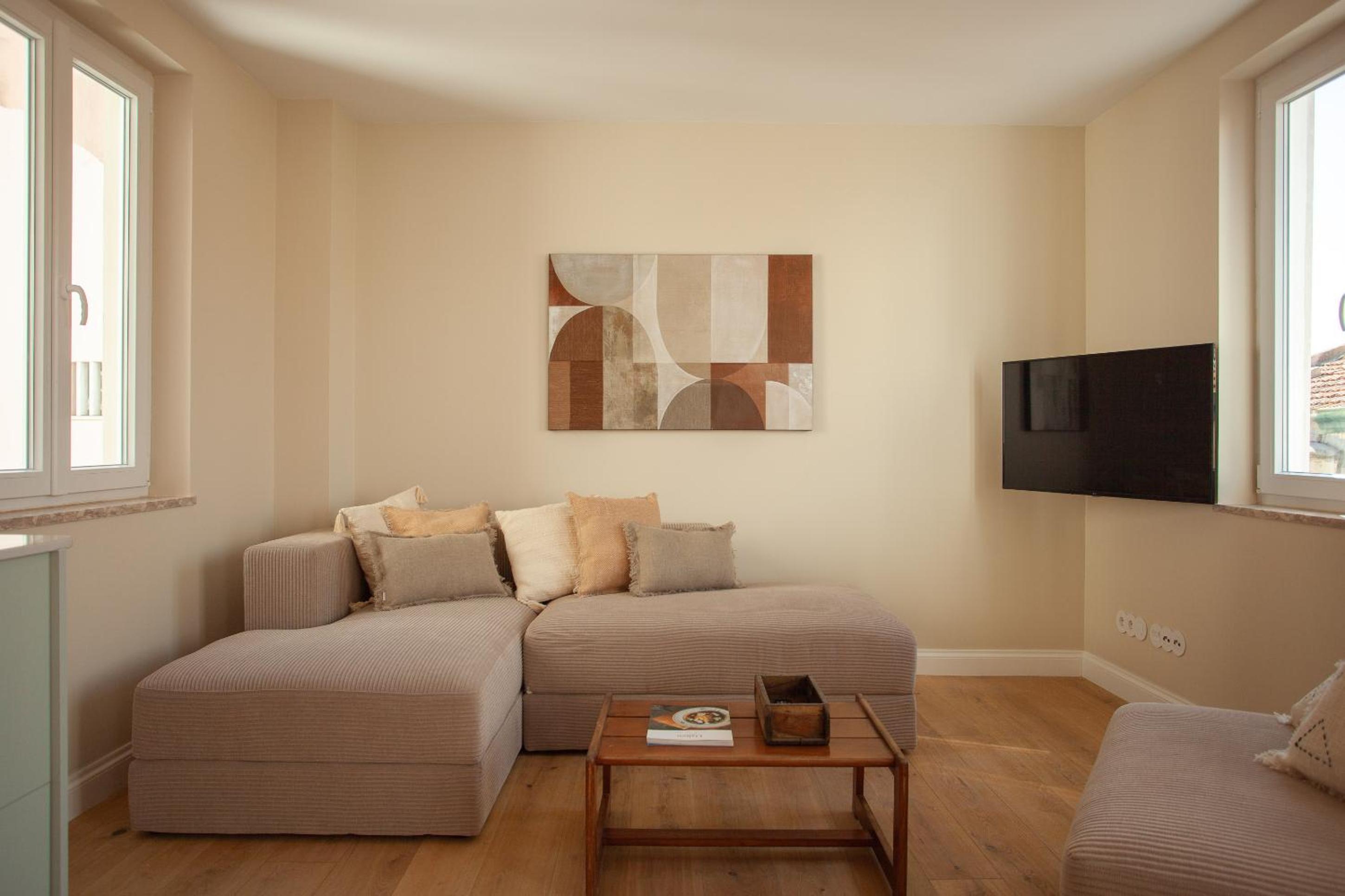 Two-Bedroom Apartment - Photo 3