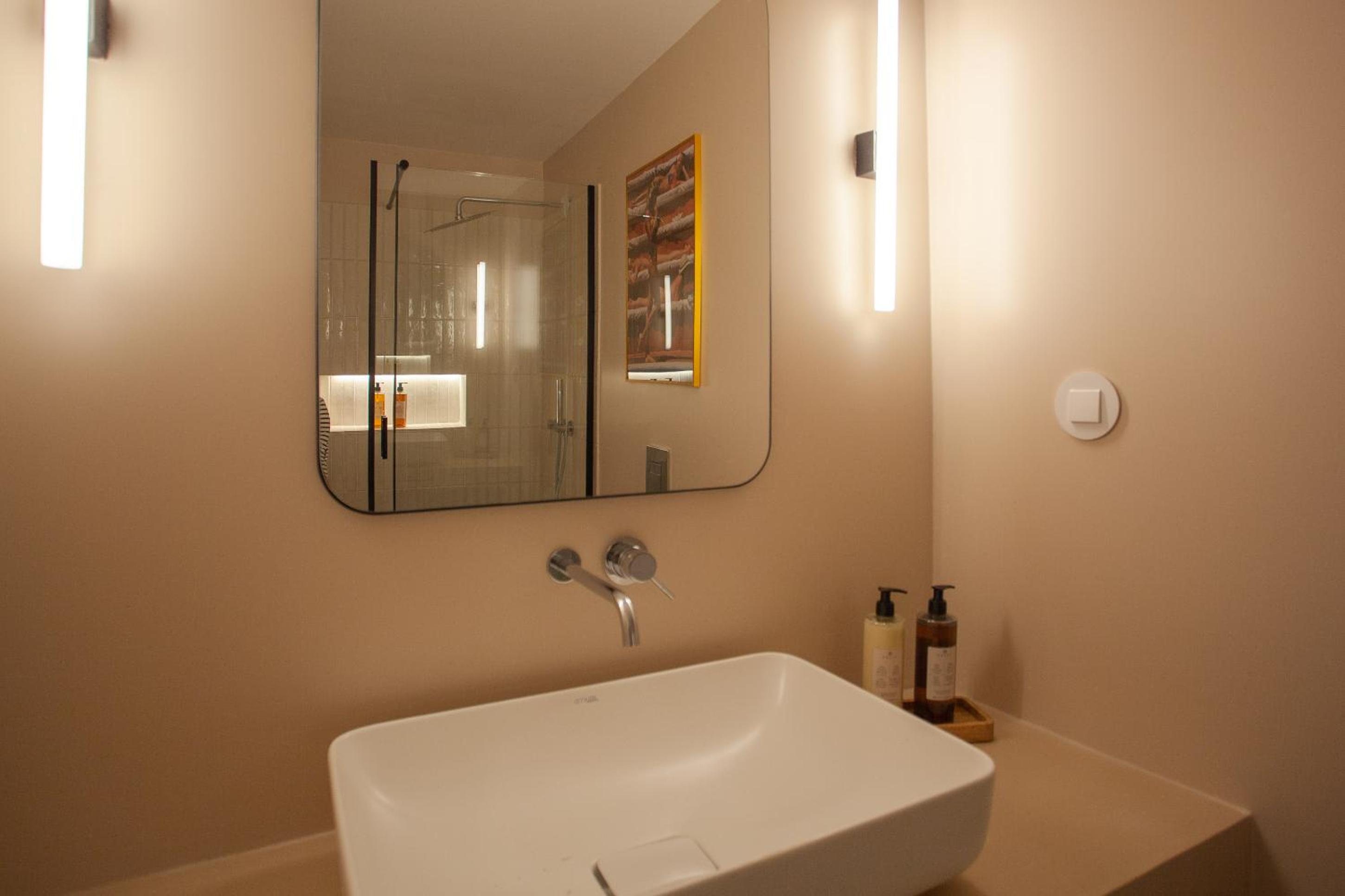 Two-Bedroom Apartment - Photo 8