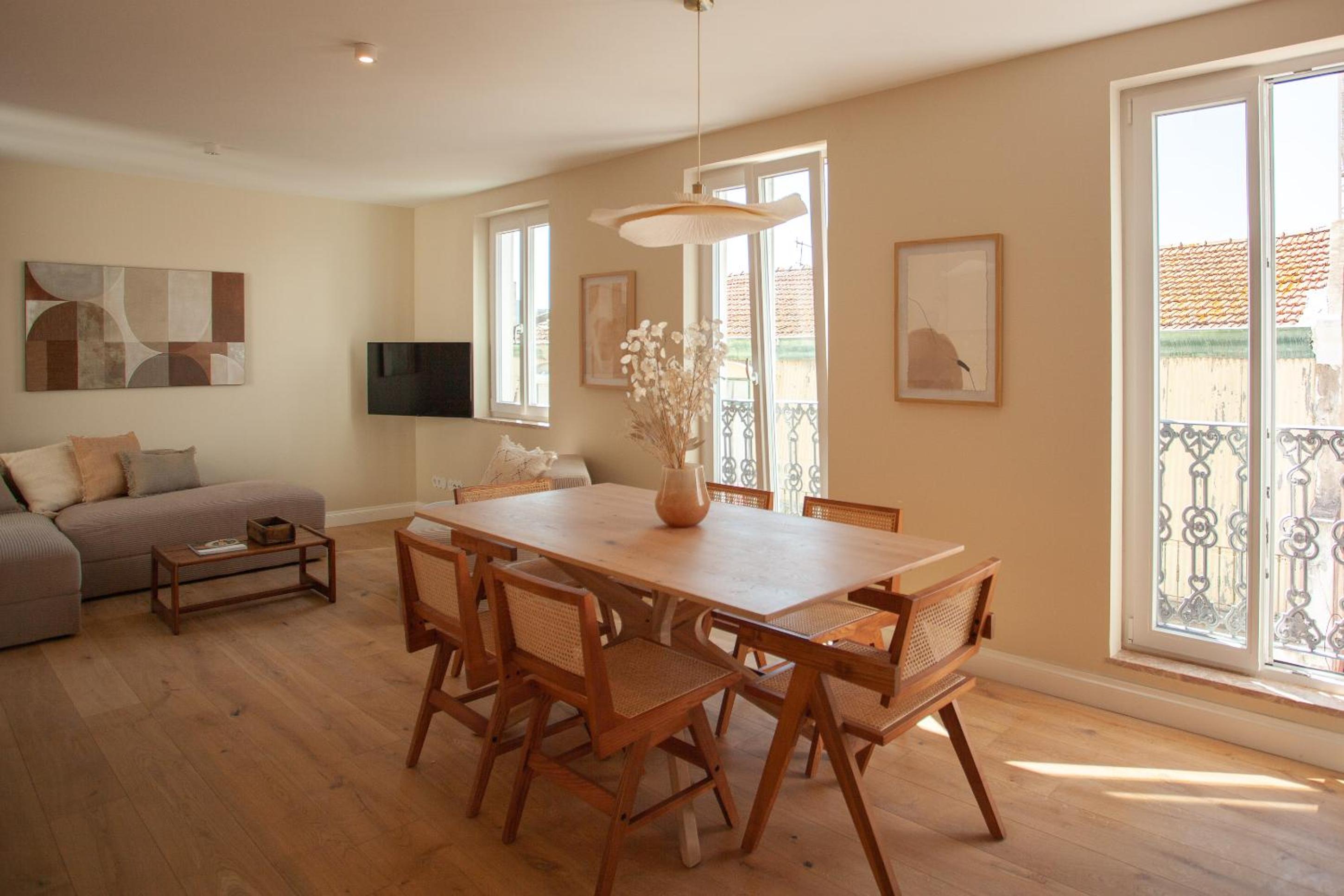 Two-Bedroom Apartment - Photo 2