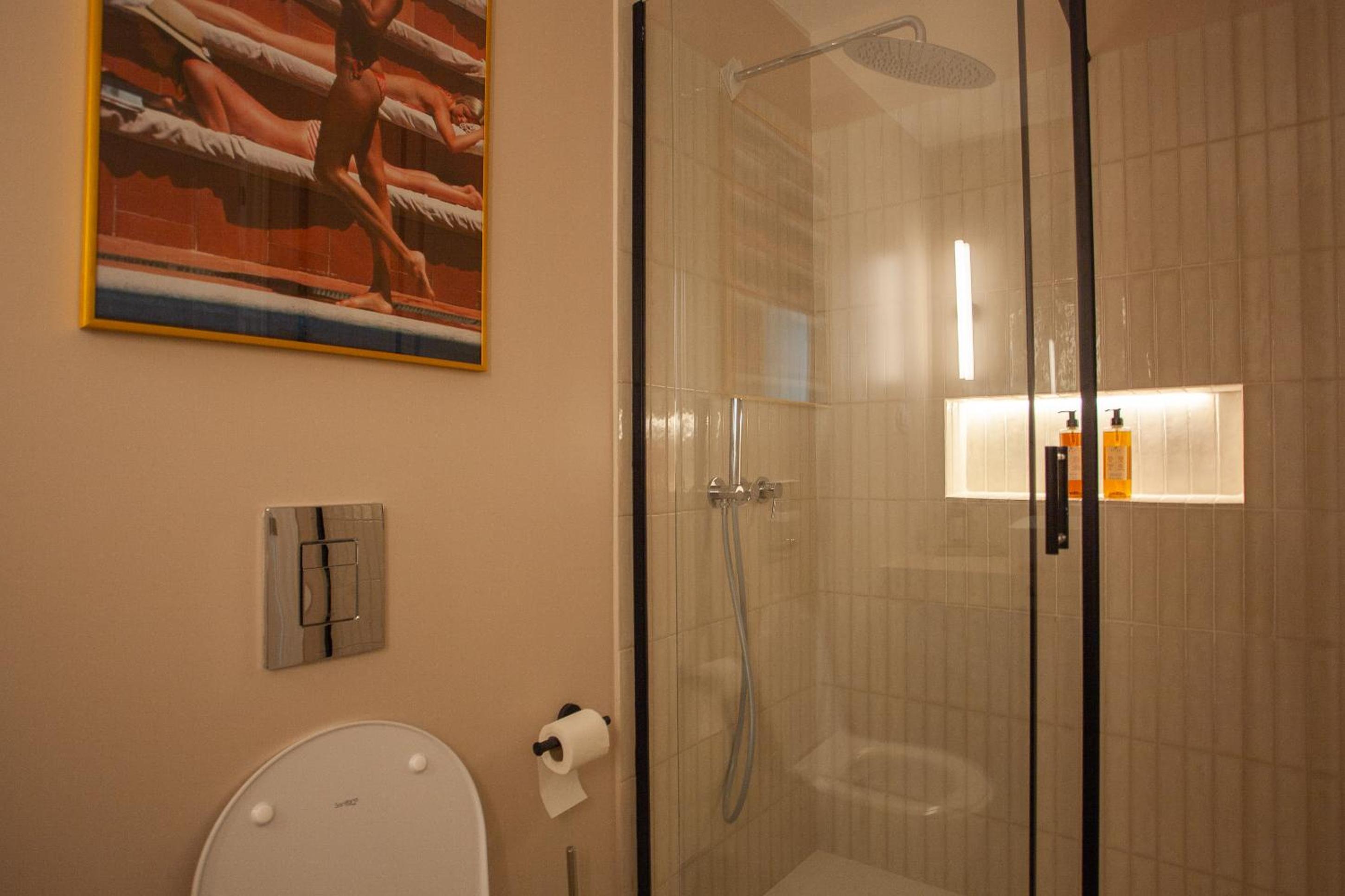 Two-Bedroom Apartment - Photo 20