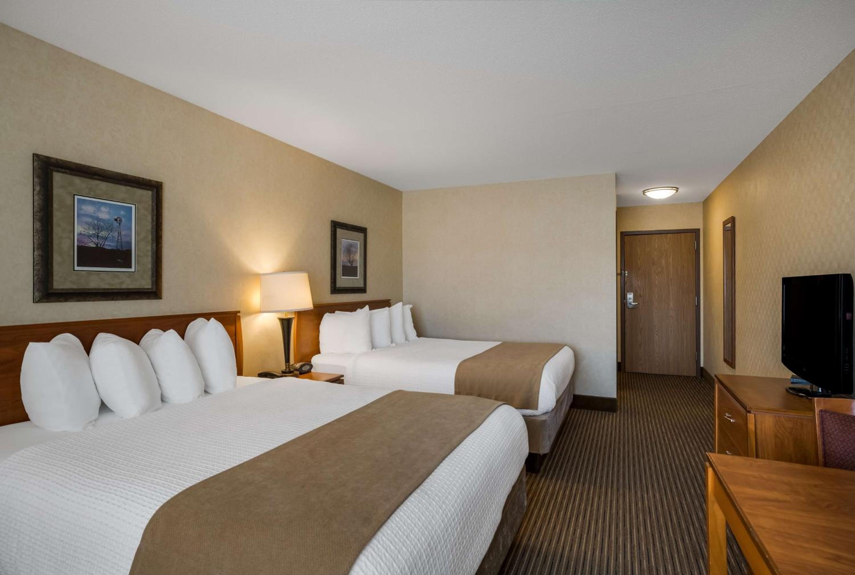 Queen Room with Two Queen Beds - Communication Assistance - Photo 2