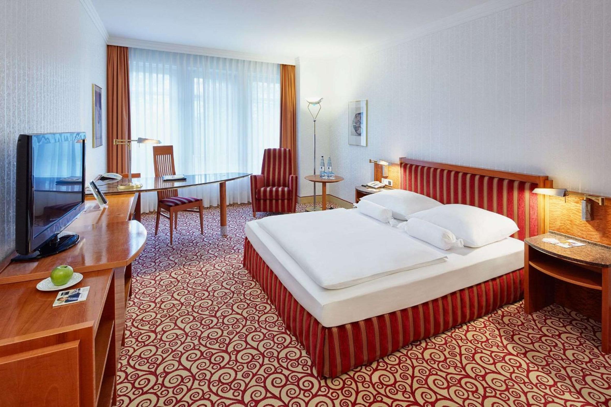 Comfort Double Room with Queensize Bed - Photo 1