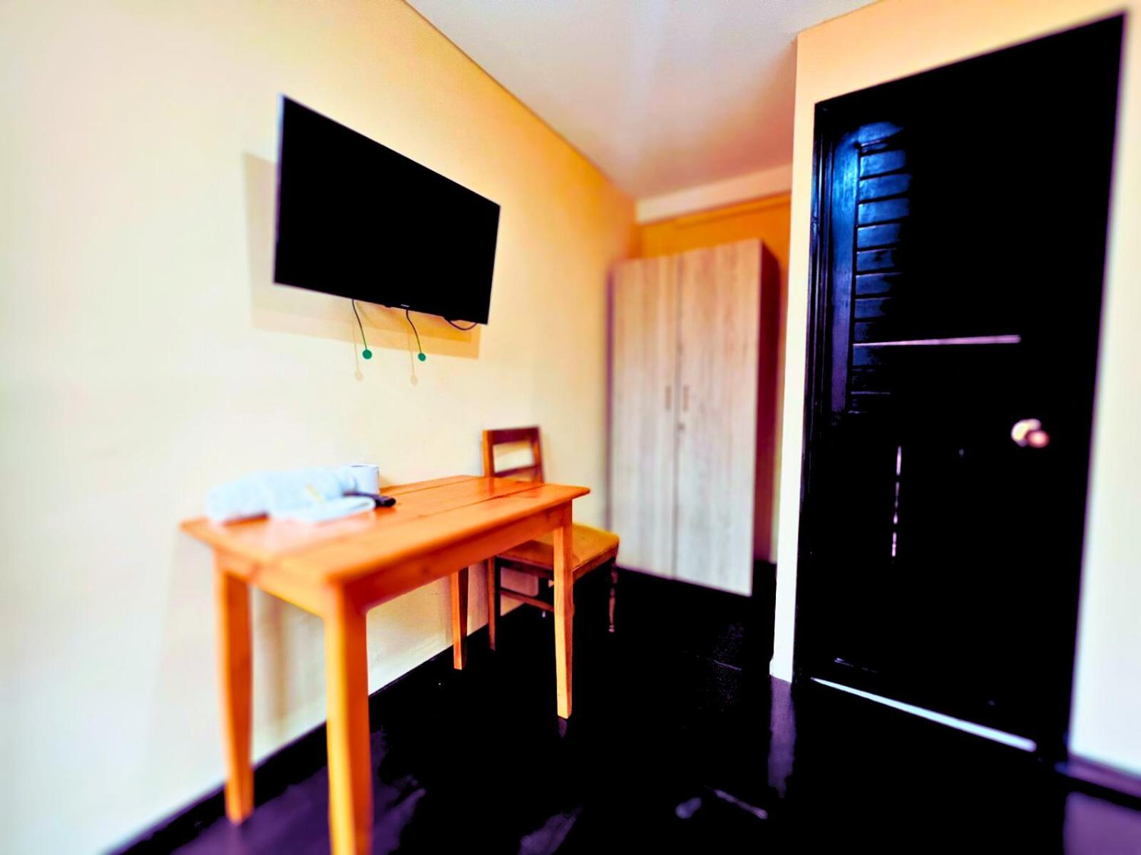 Budget Double Room photo 2