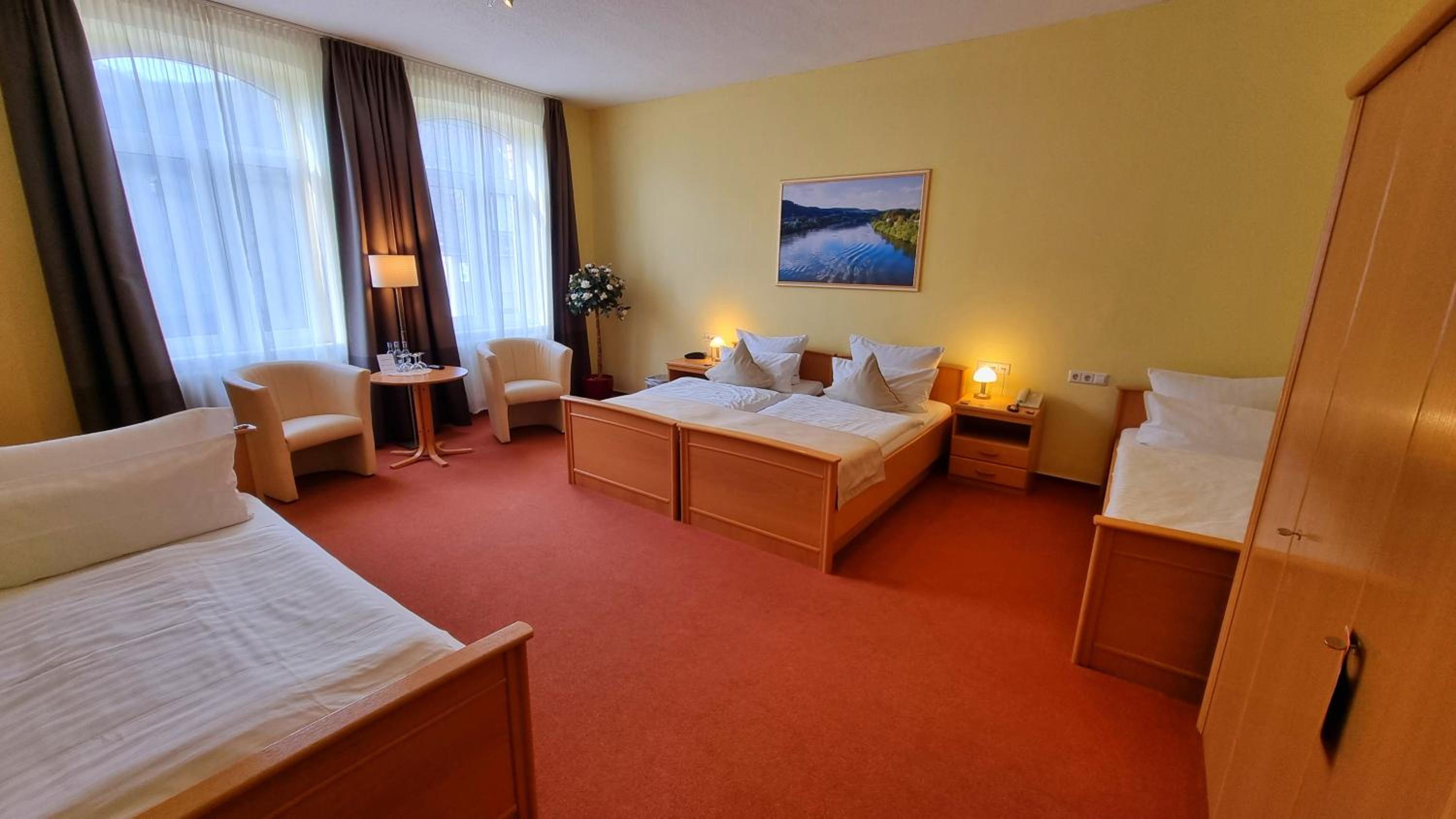 Quadruple Room with Private Bathroom photo 1