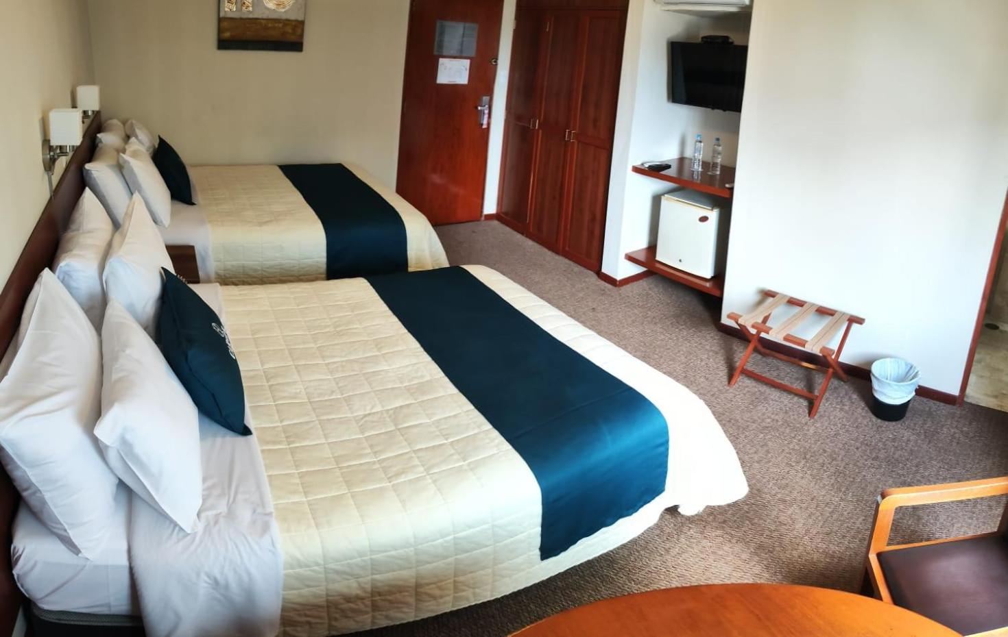 Double Room with Two Double Beds photo 1