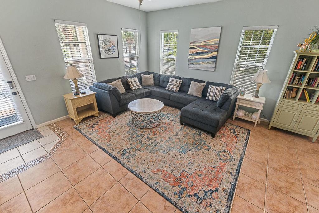 Three-Bedroom House photo 3
