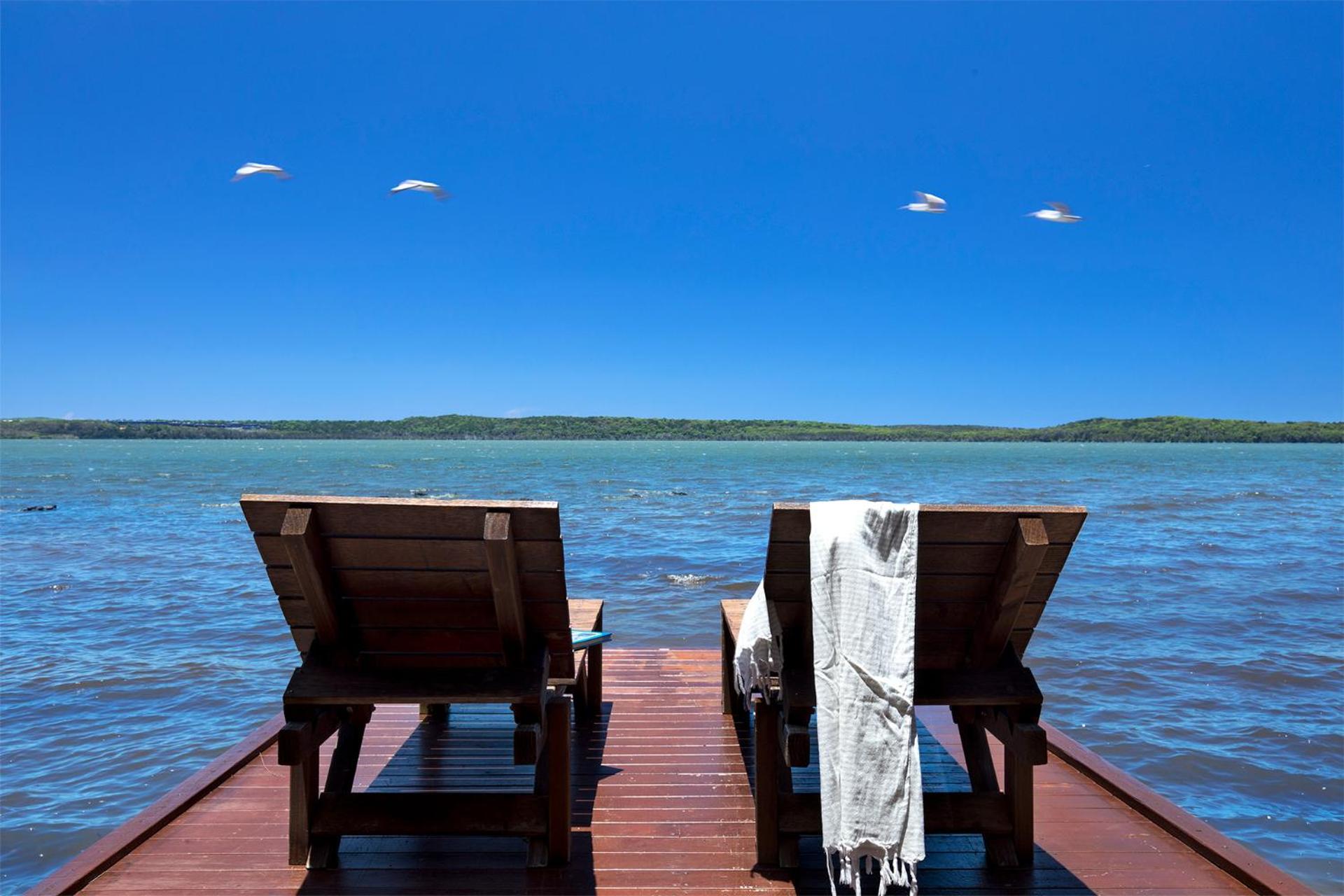 Luxury Two-Bedroom House with Lake View photo 3