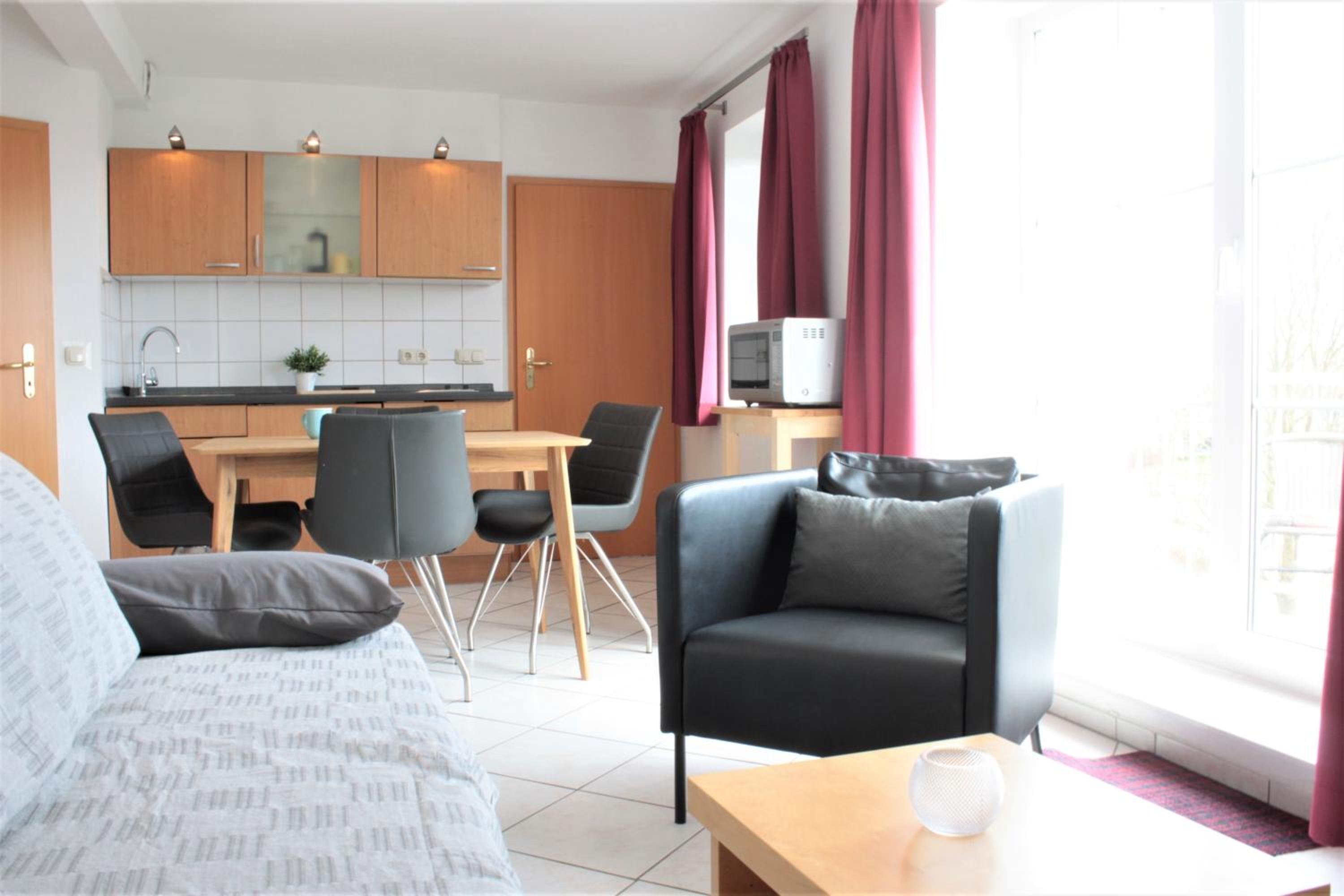Apartment with Balcony photo 3