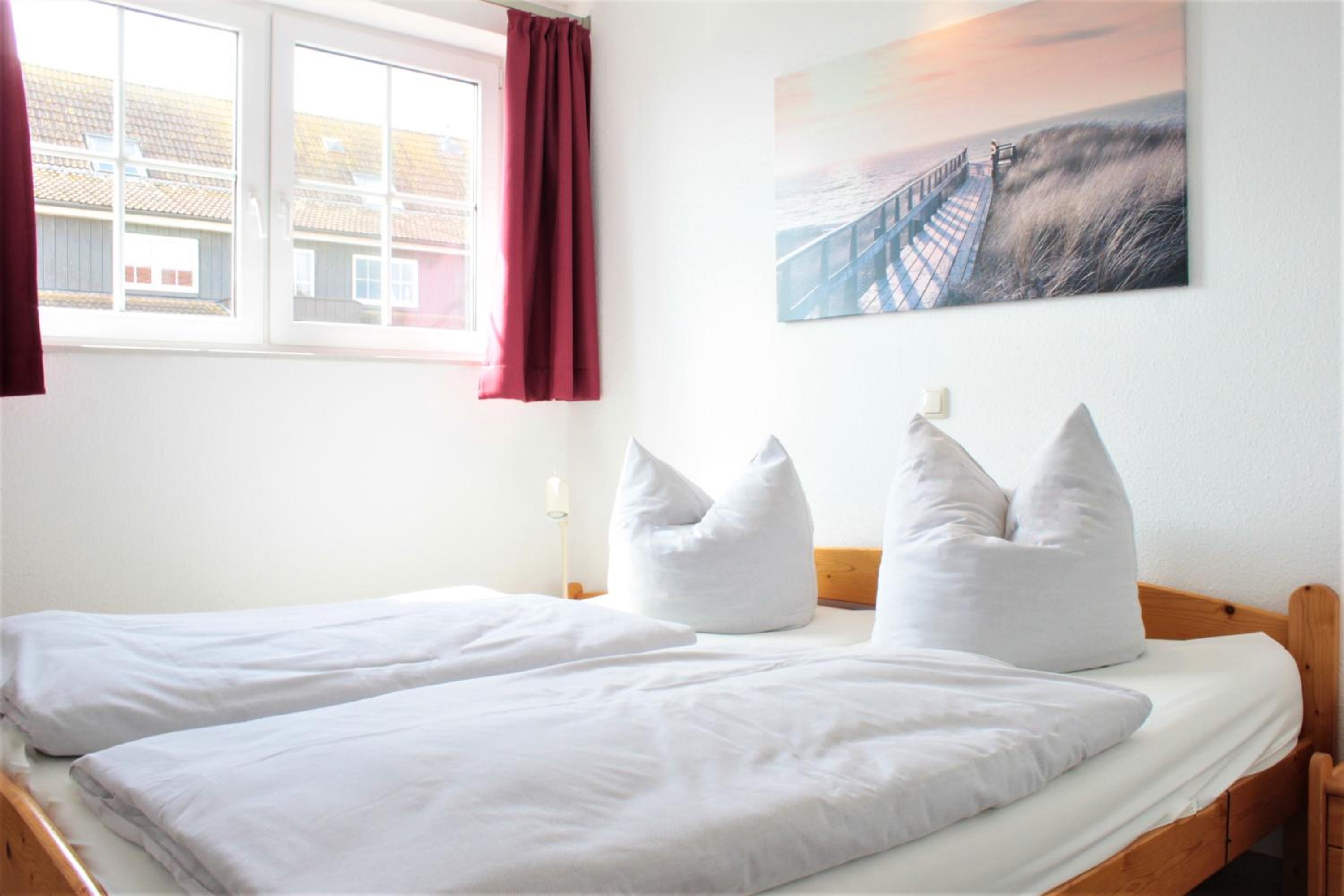 Apartment with Balcony photo 2