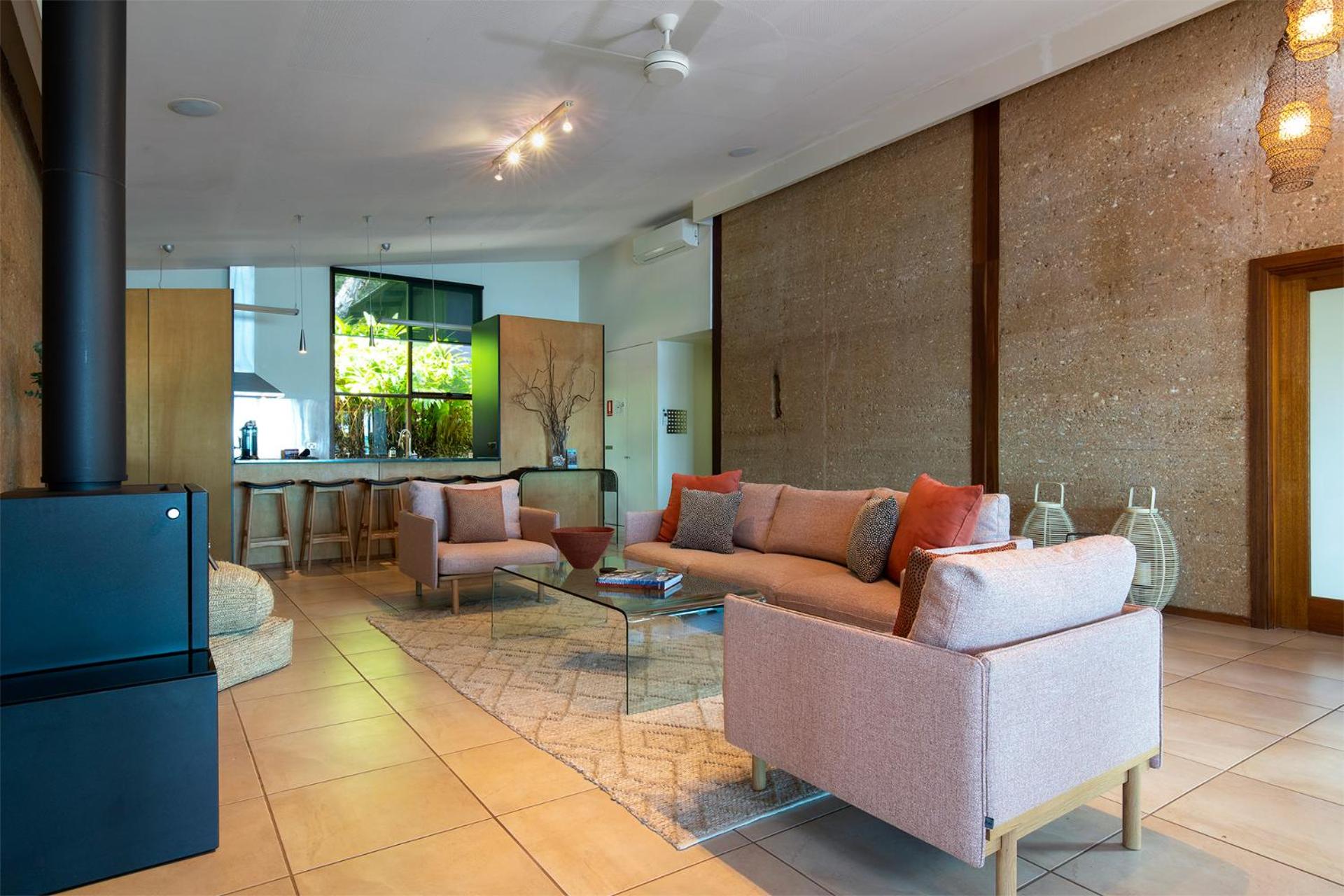 Luxury One-Bedroom House with Lake View photo 1