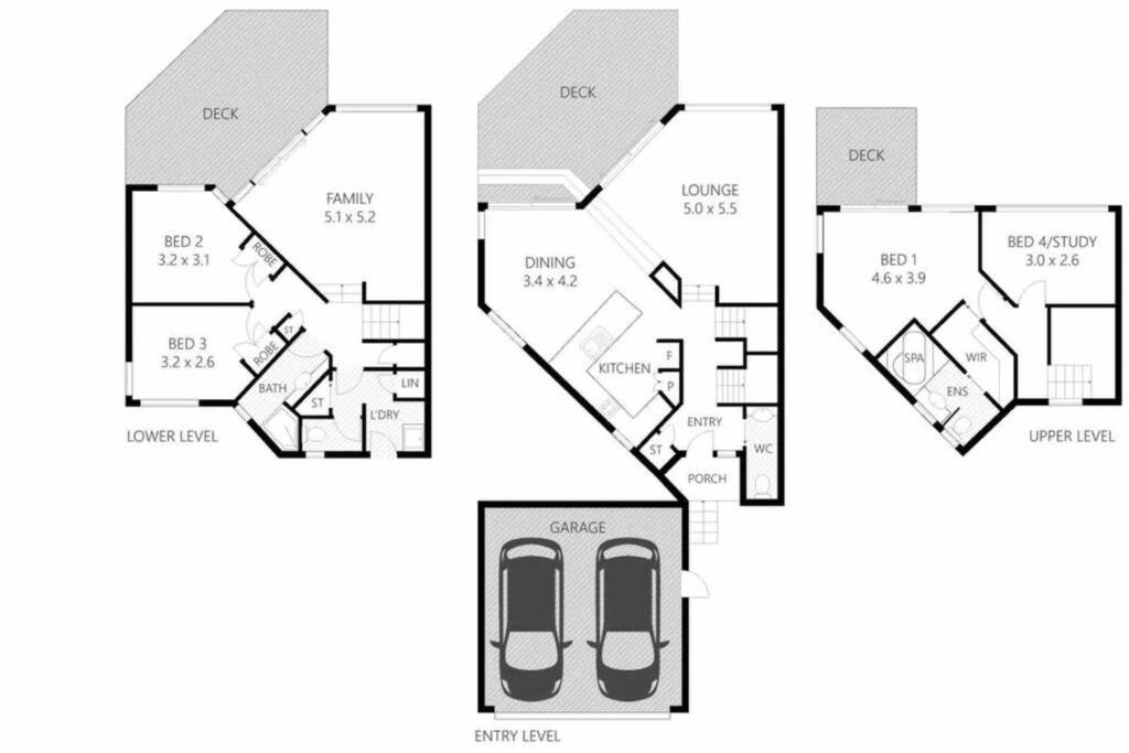 Three-Bedroom House photo 3