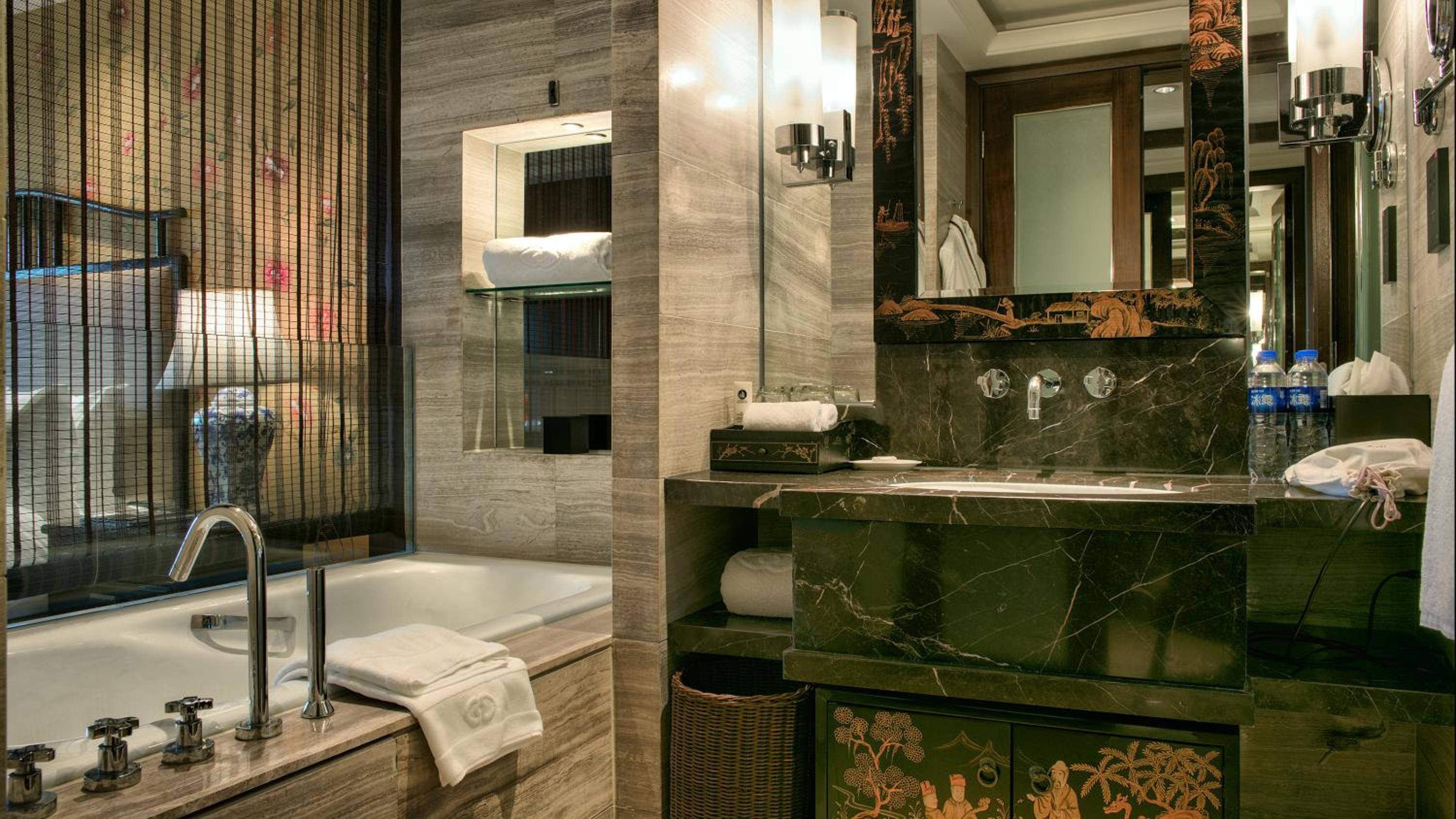 Club Room With Executive Lounge Access photo 2