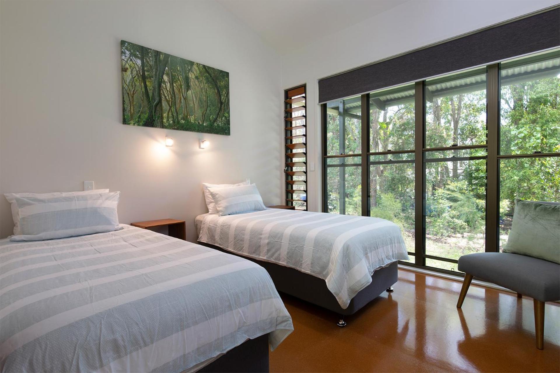 Two-Bedroom House with Lake View