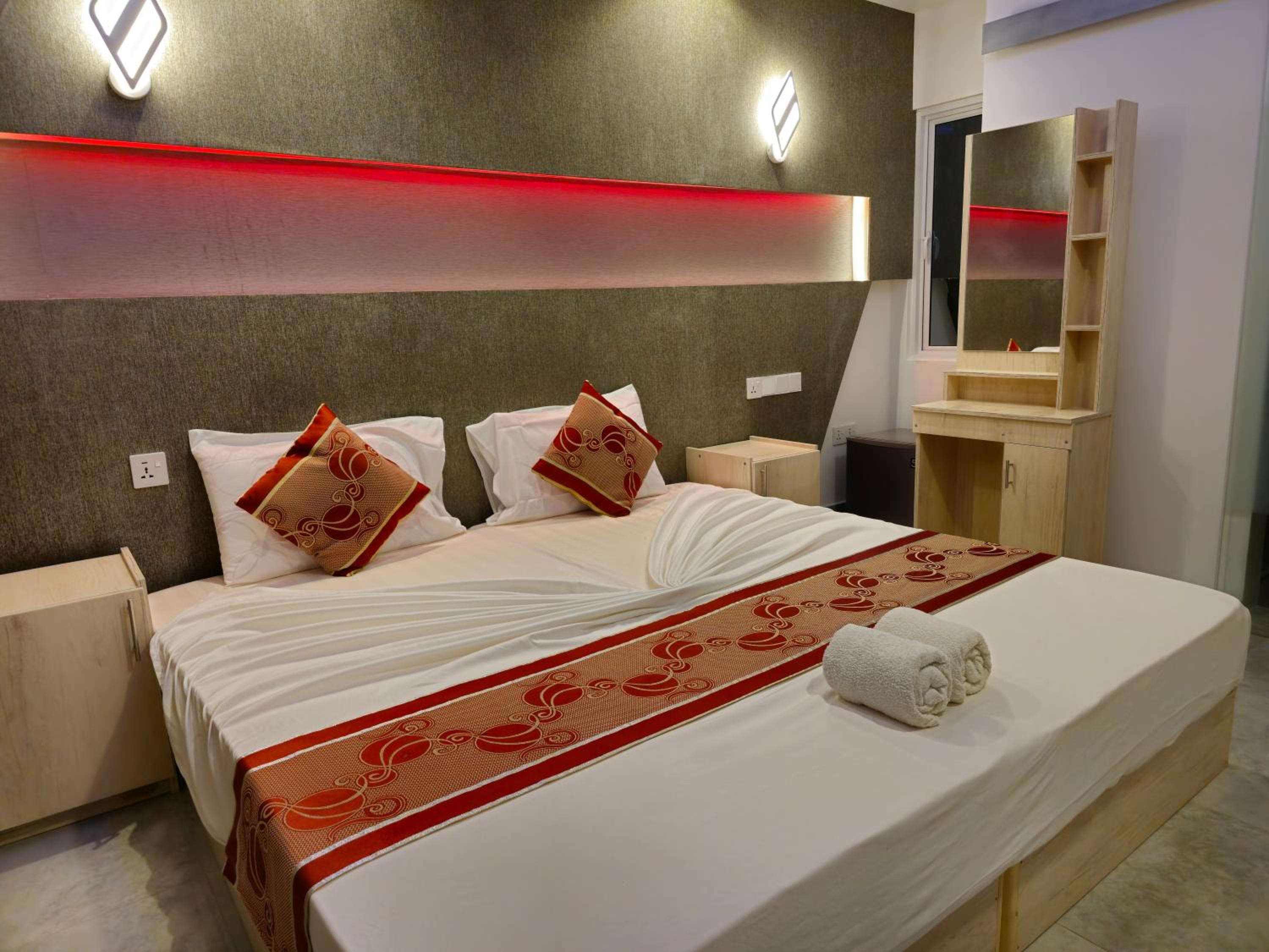 Deluxe Double Room (10% off on Food & Beverage)