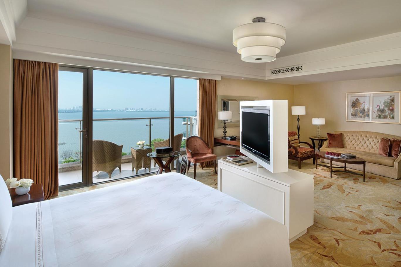 Fairmont Gold Junior Suite