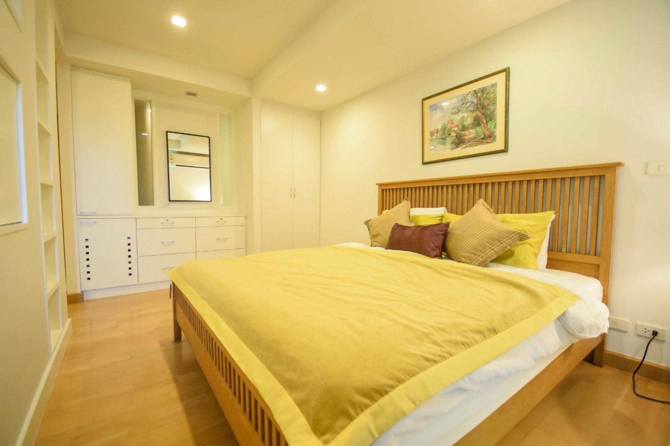 One-Bedroom Apartment with Pool View Partial