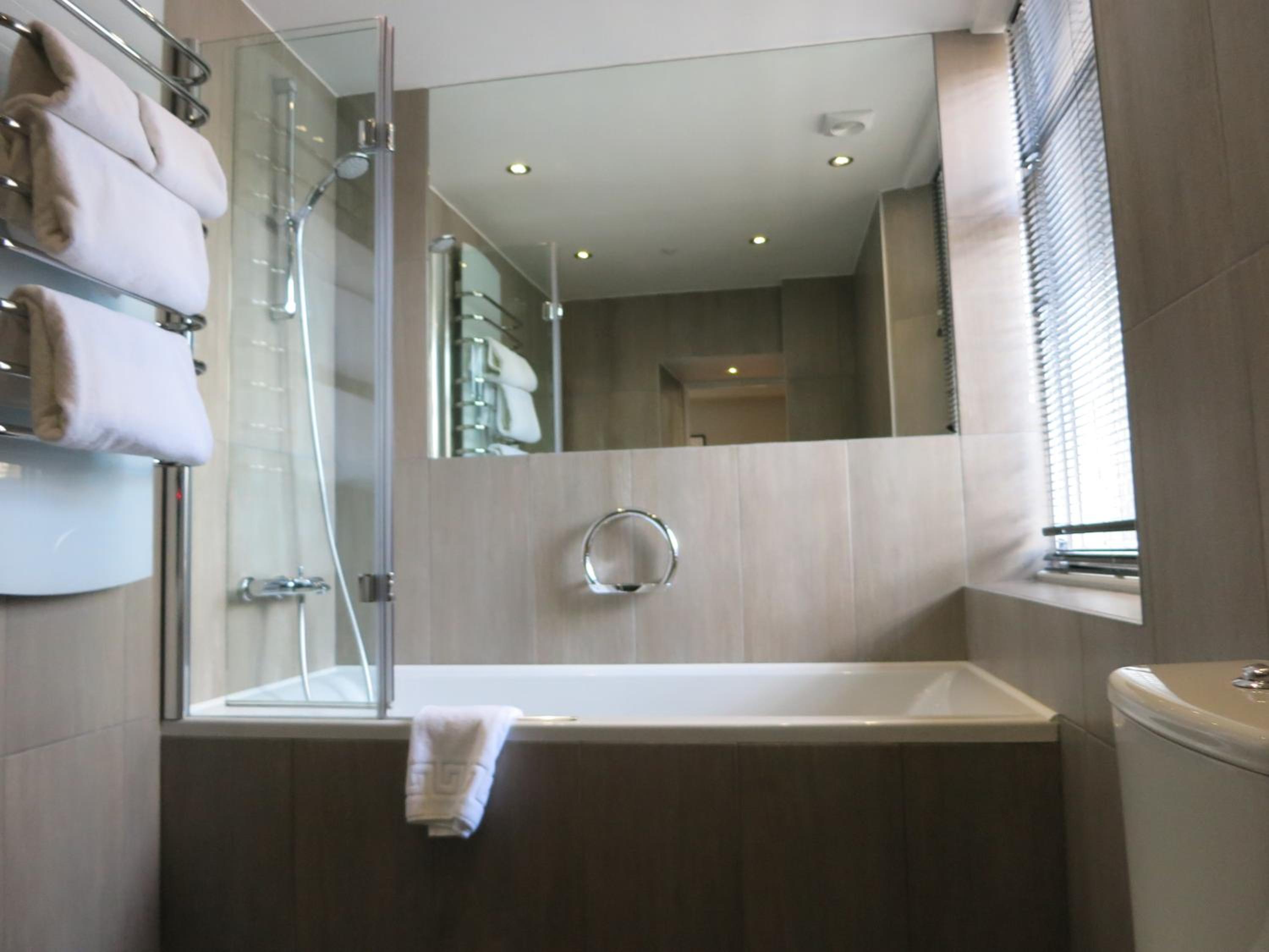 Double Room - Photo 11
