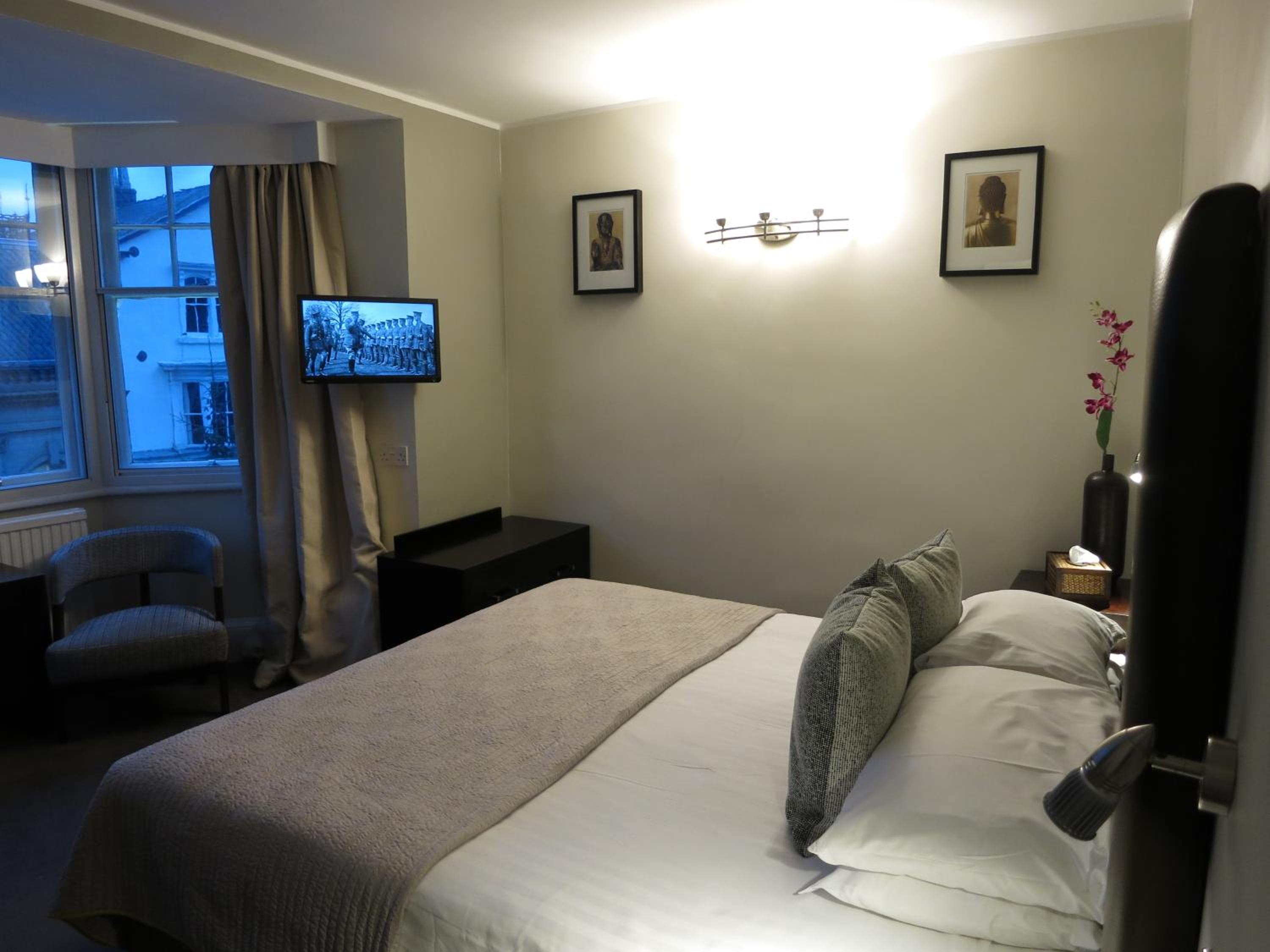 Double Room - Photo 7