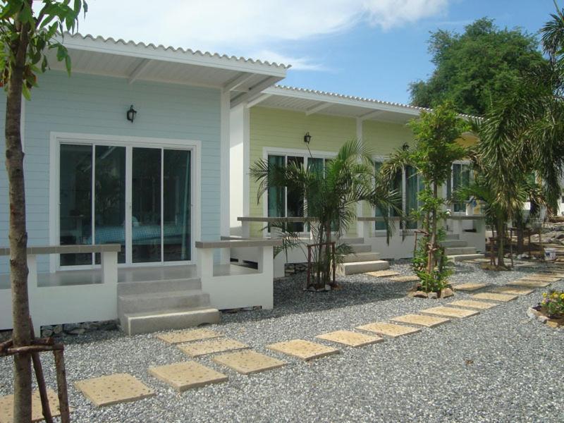 Twin Bungalow