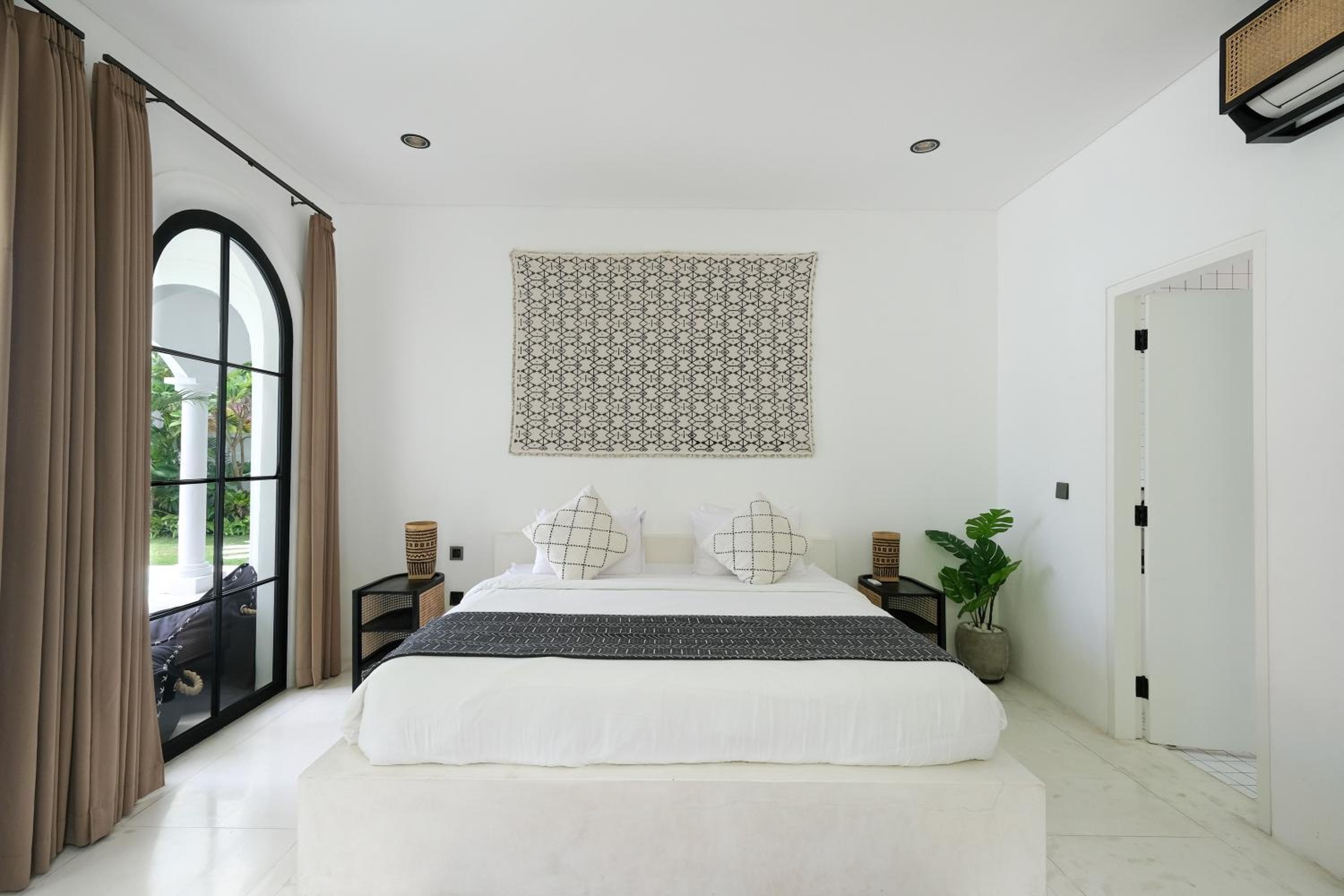 Two-Bedroom Villa - Photo 16