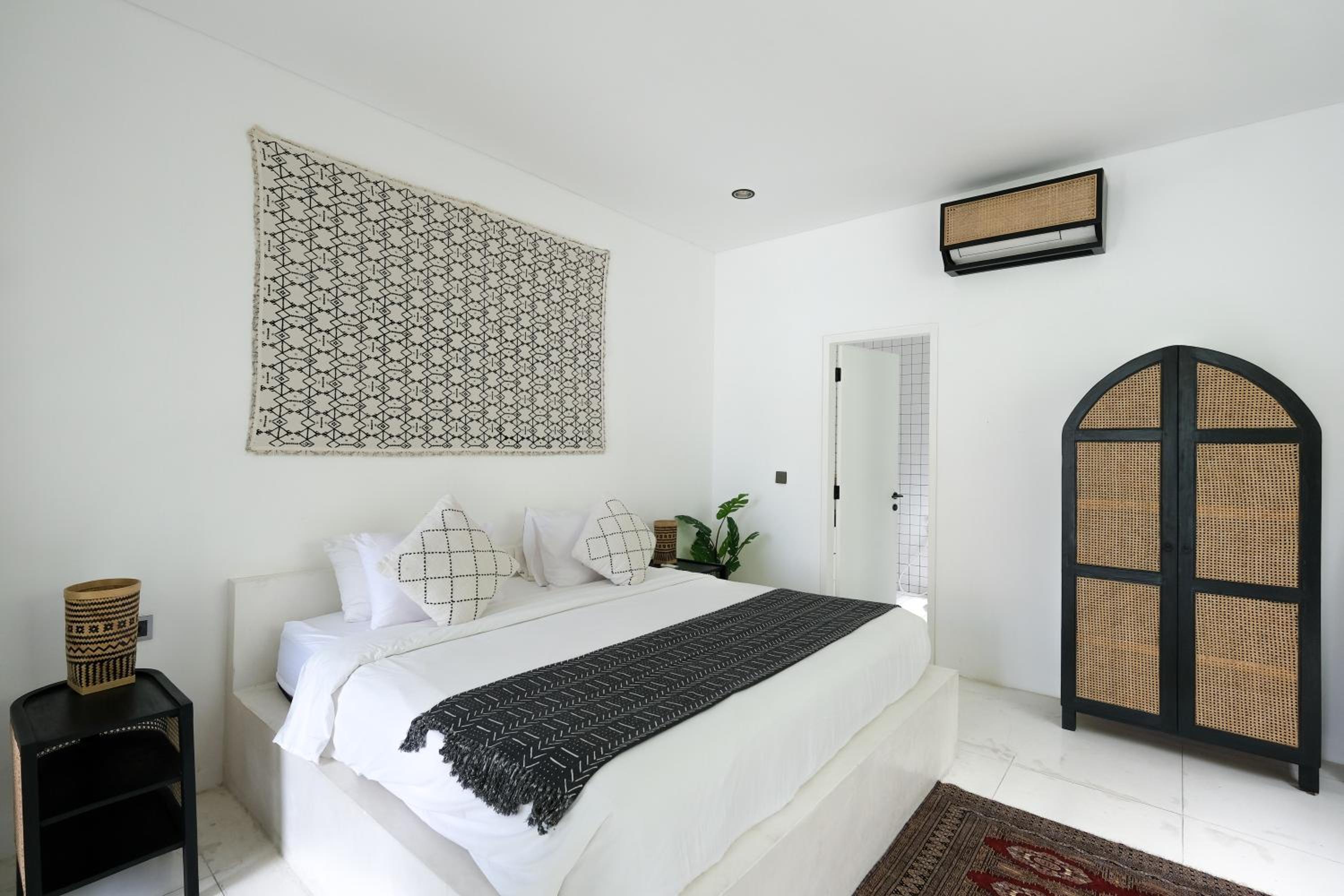 Two-Bedroom Villa - Photo 14