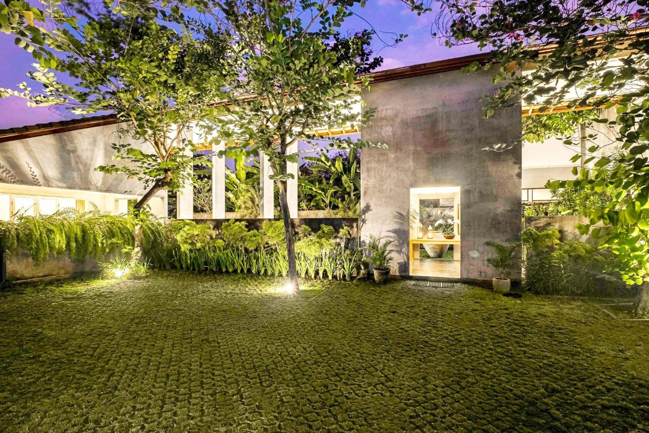 Four-Bedroom Villa with Pool - Photo 20