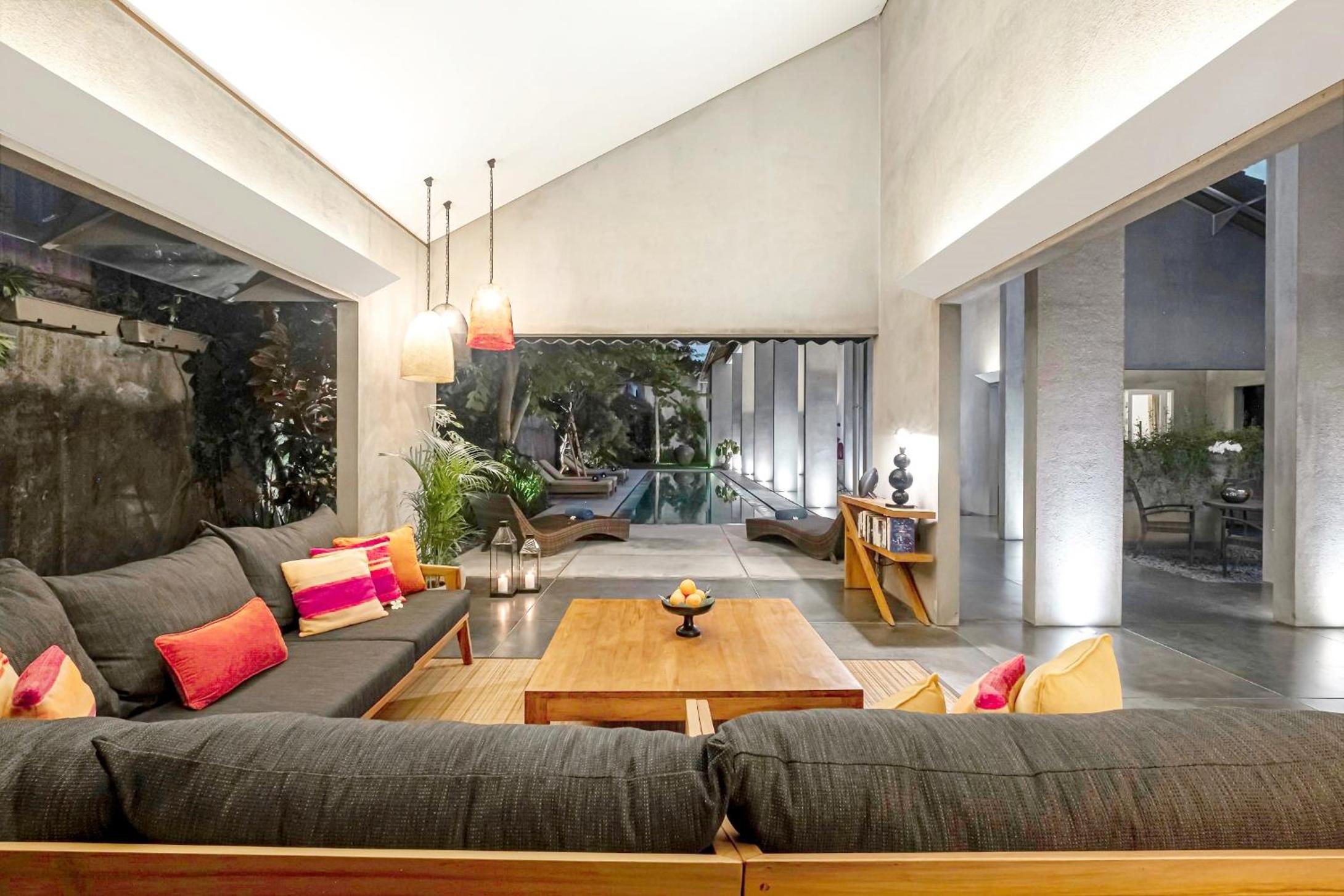 Four-Bedroom Villa with Pool - Photo 10