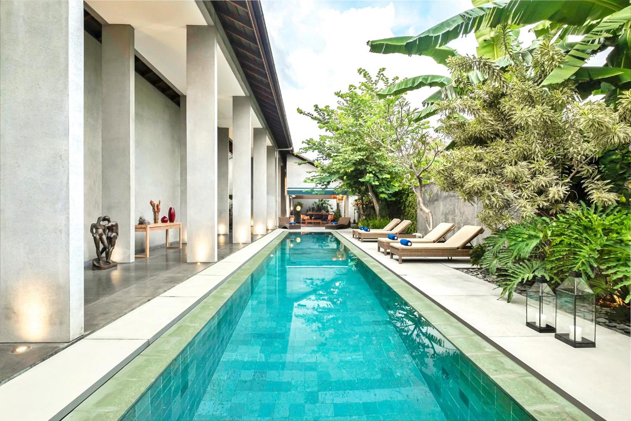 Four-Bedroom Villa with Pool - Photo 13
