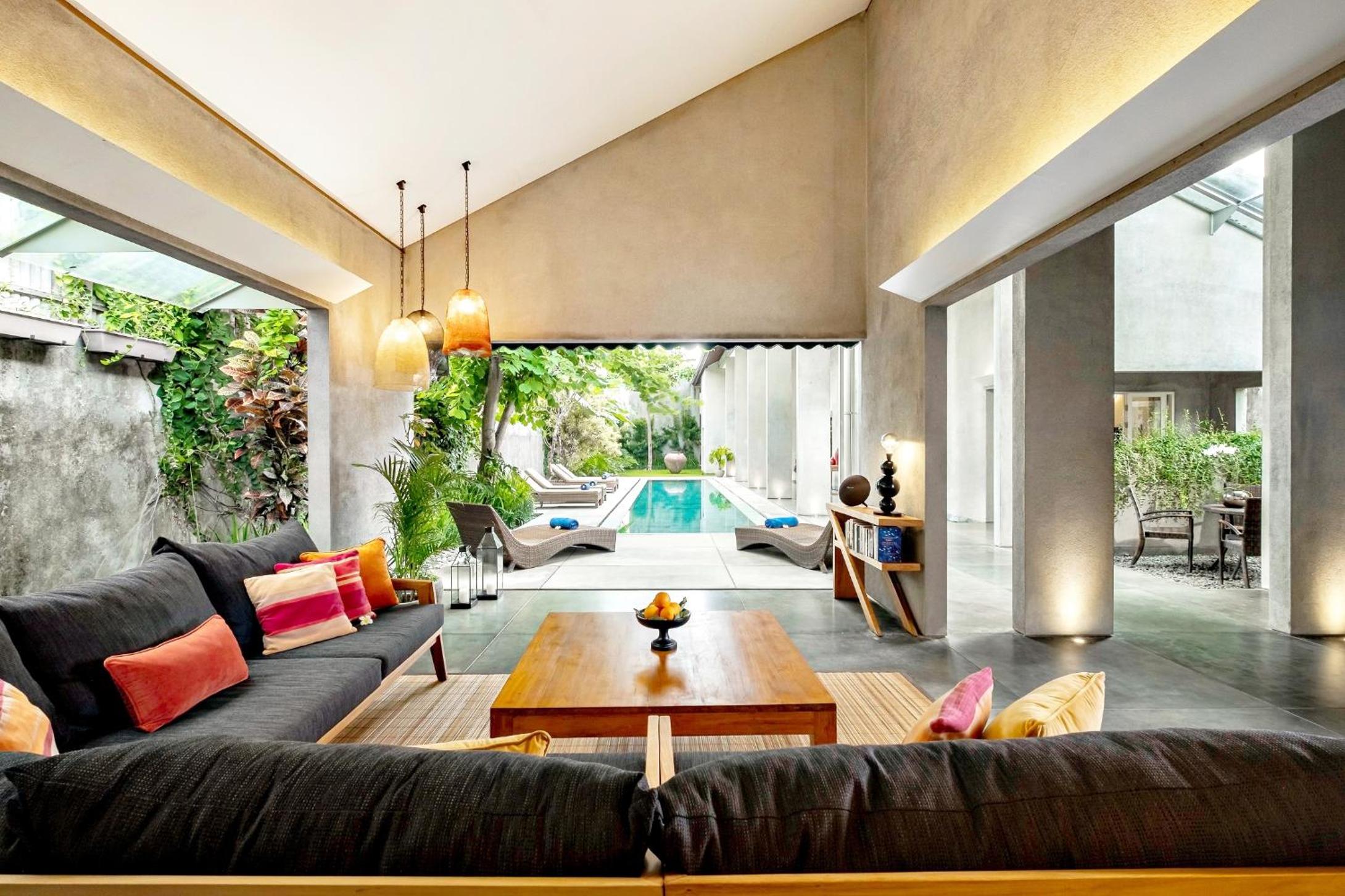 Four-Bedroom Villa with Pool - Photo 8