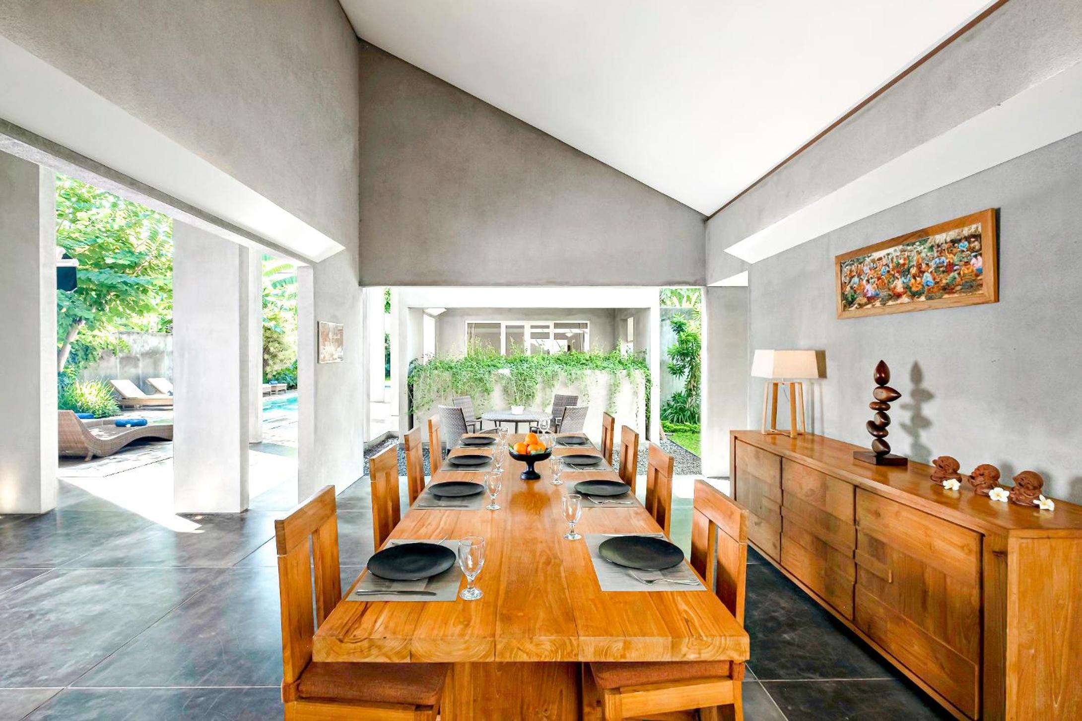 Four-Bedroom Villa with Pool - Photo 7