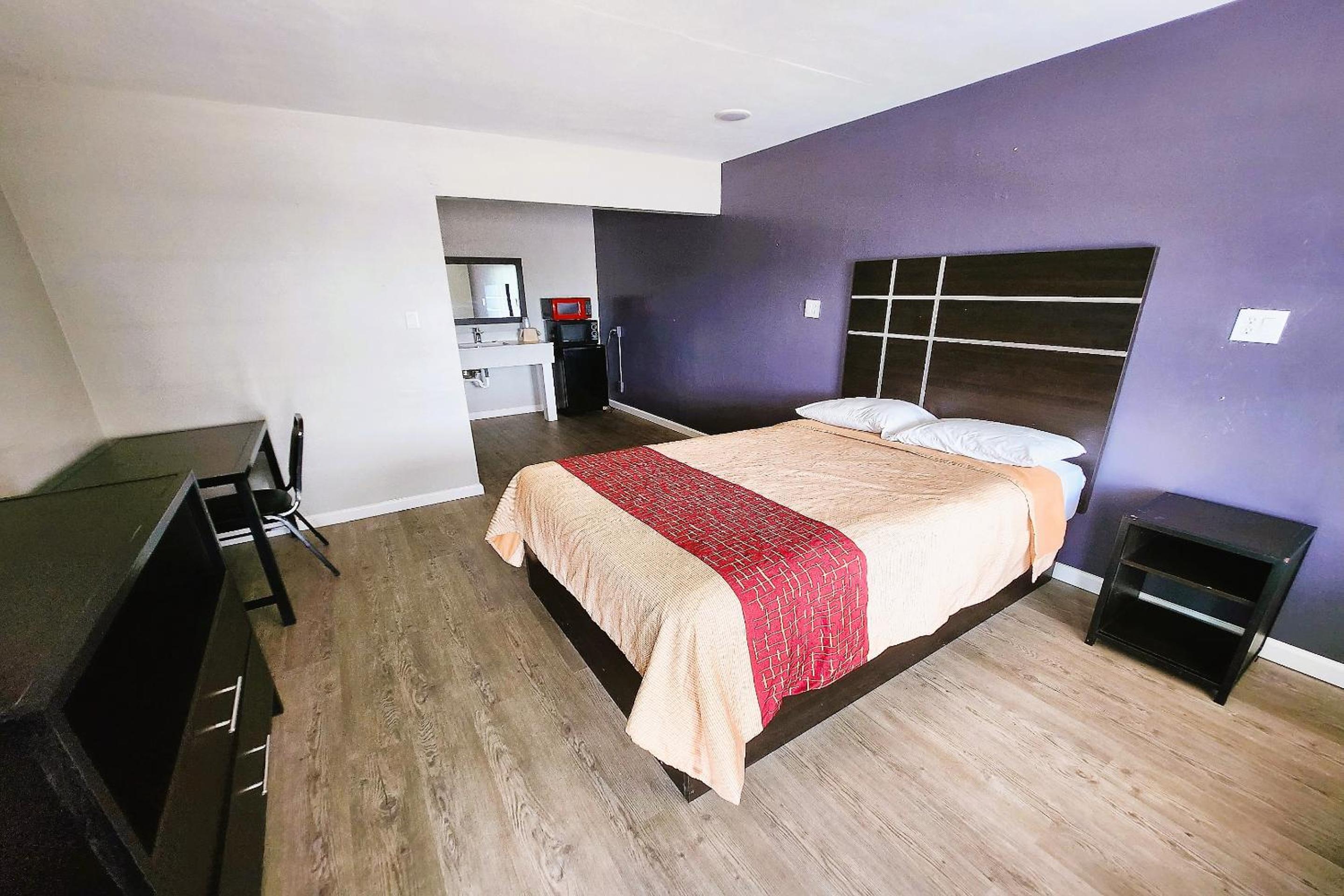 2 Full Bed photo 1