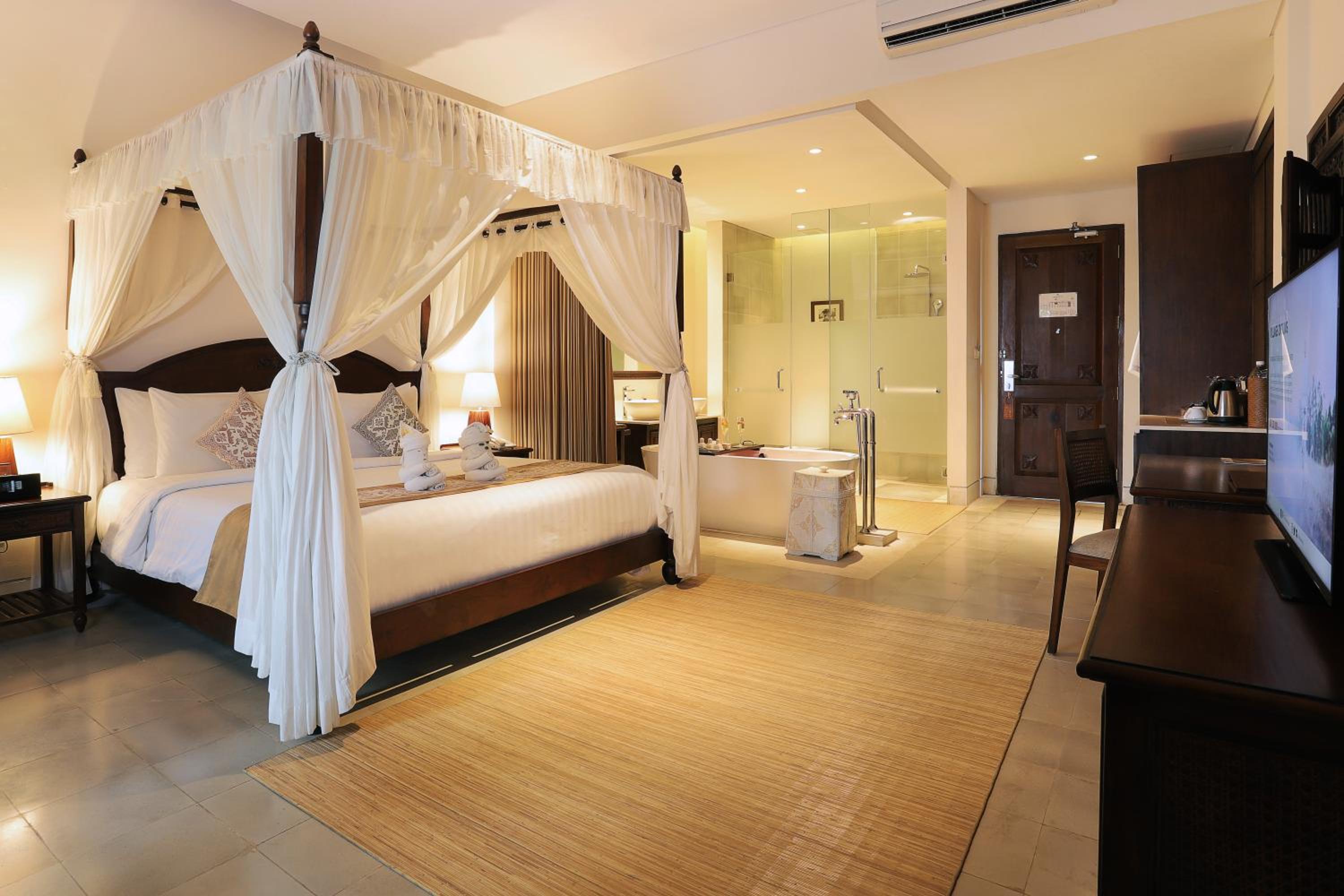 Jungle Suite with Private Balcony