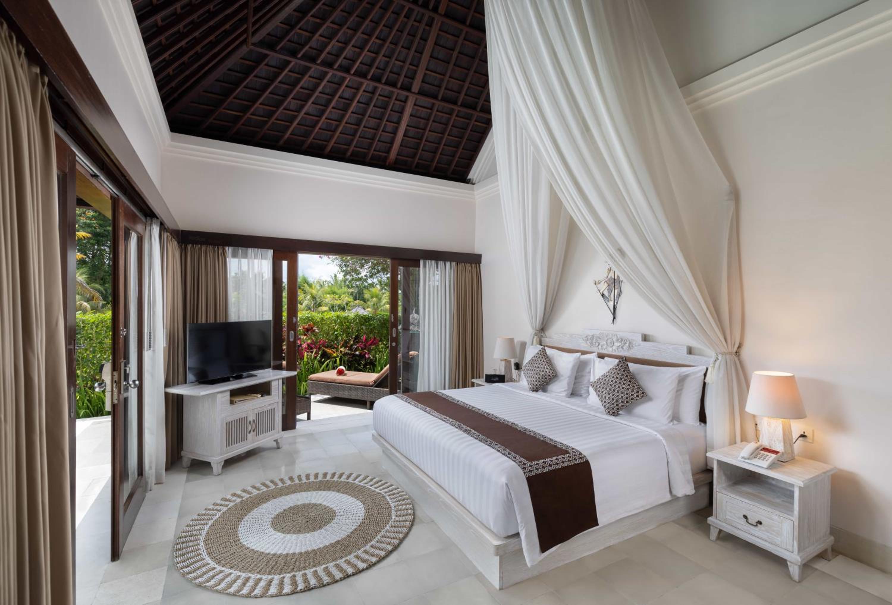 One-Bedroom River Valley Pool Villa