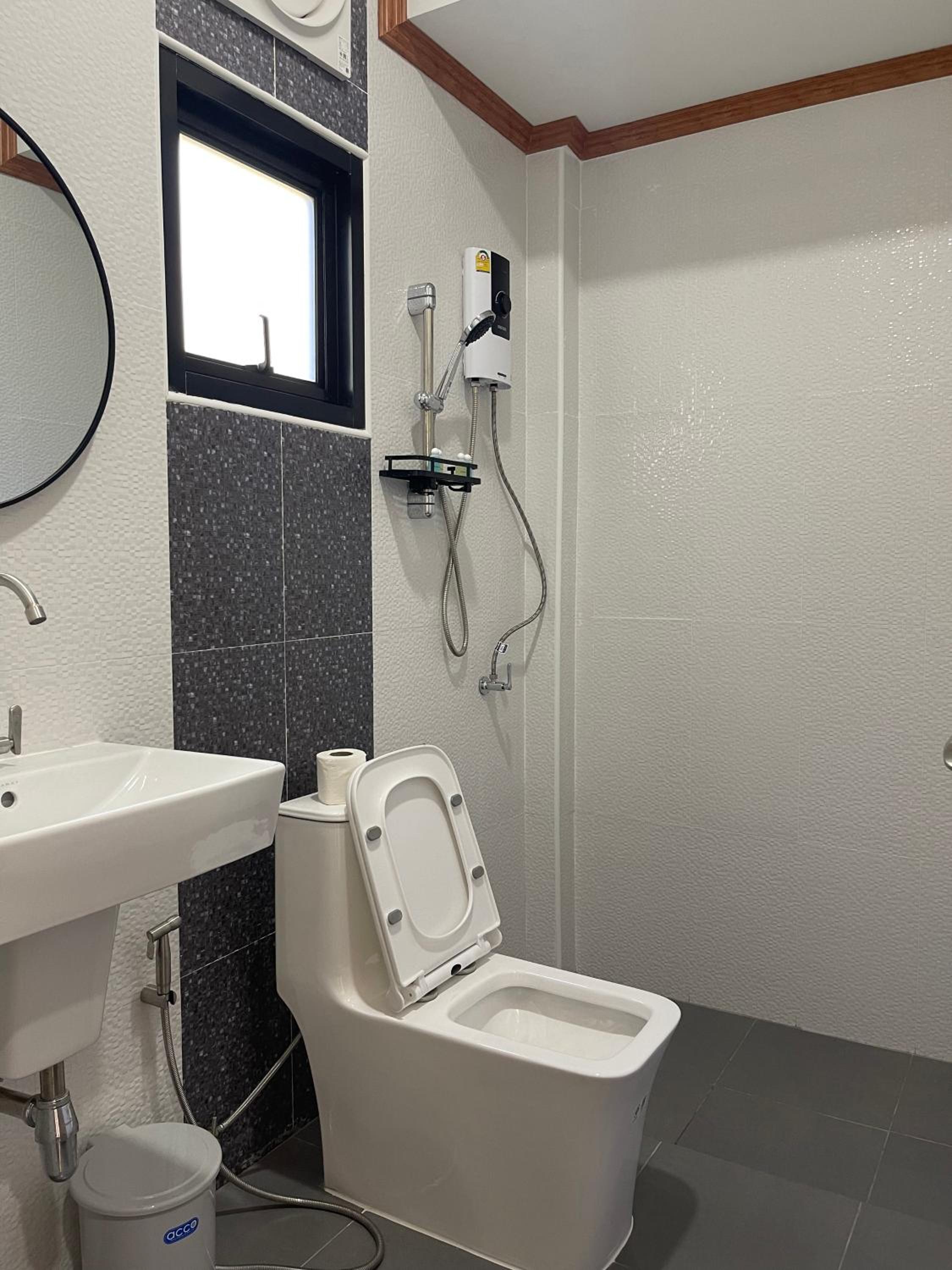 Standard Twin Room - Photo 4