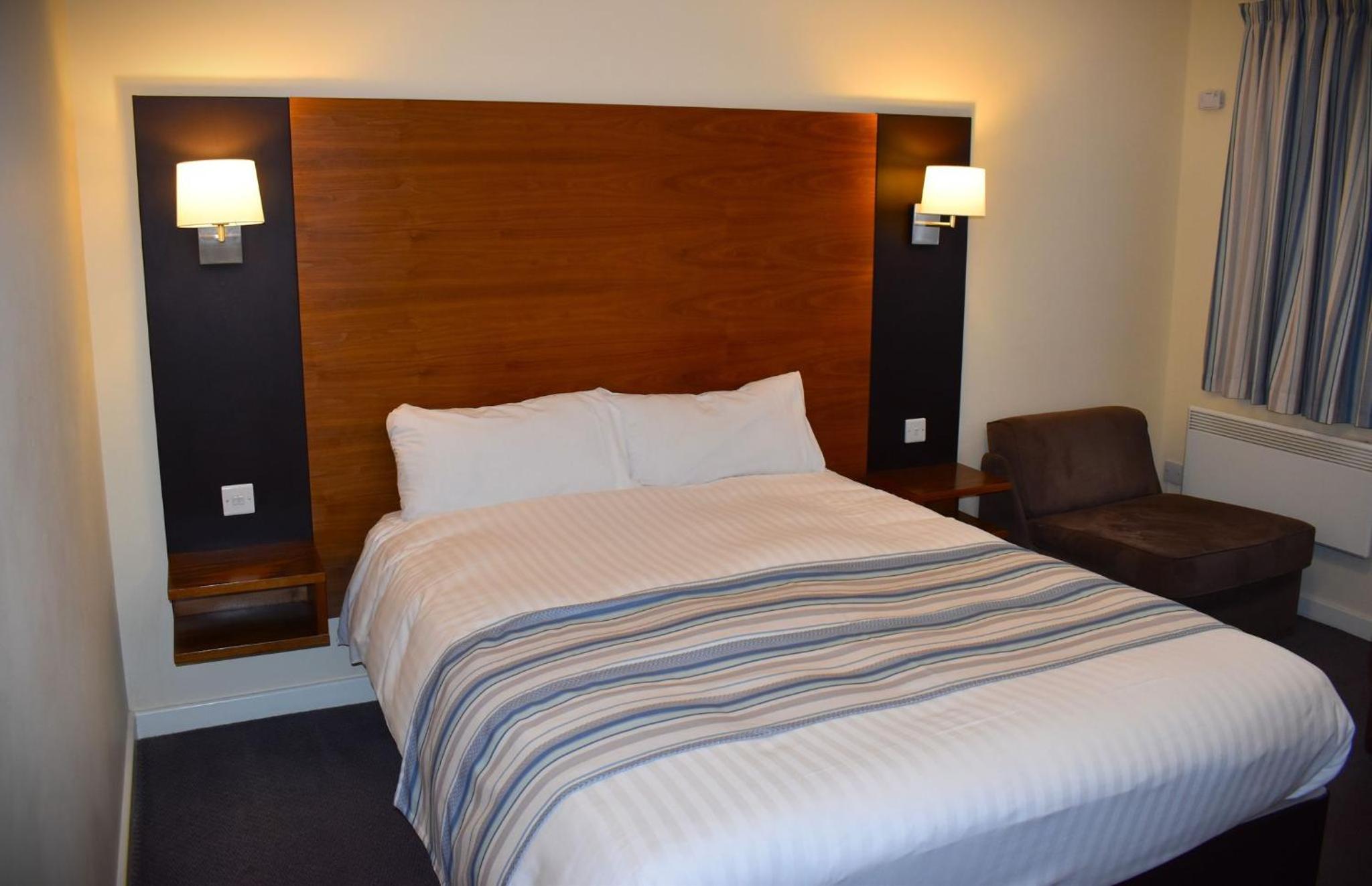 Double Room with Private Bathroom - Photo 11