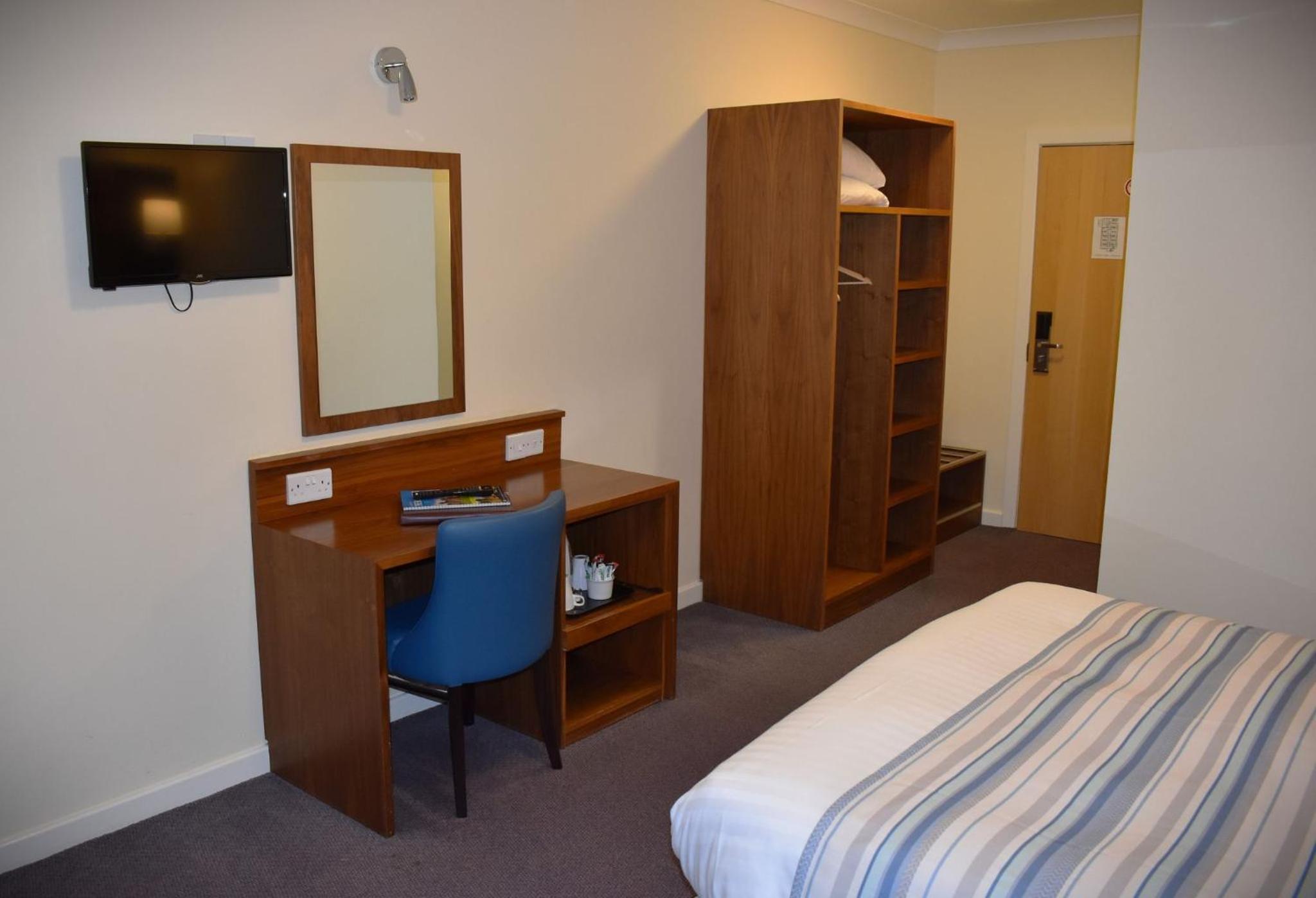 Double Room with Private Bathroom - Photo 2