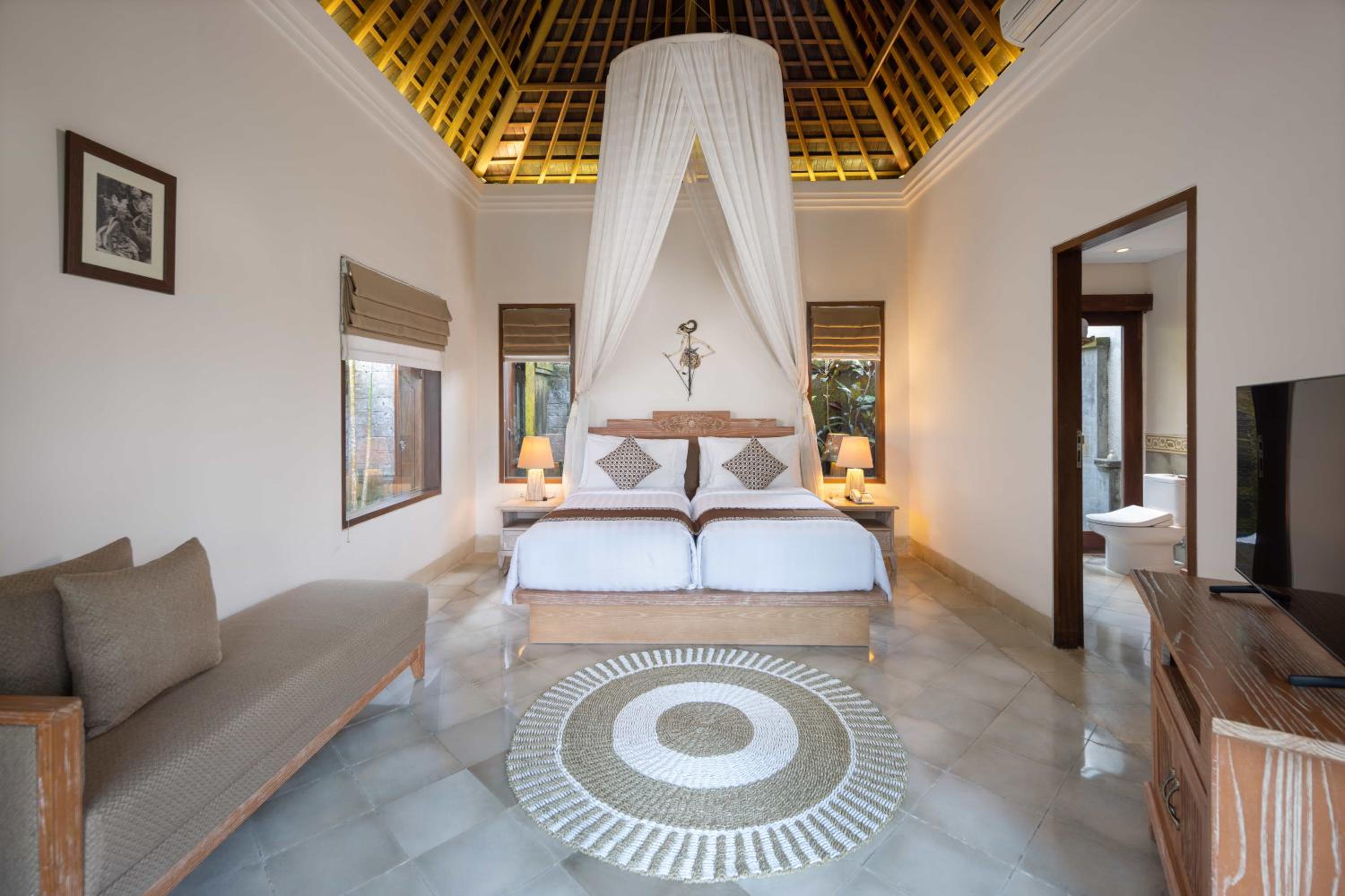 Two-Bedroom Lagoon Infinity Pool Villa
