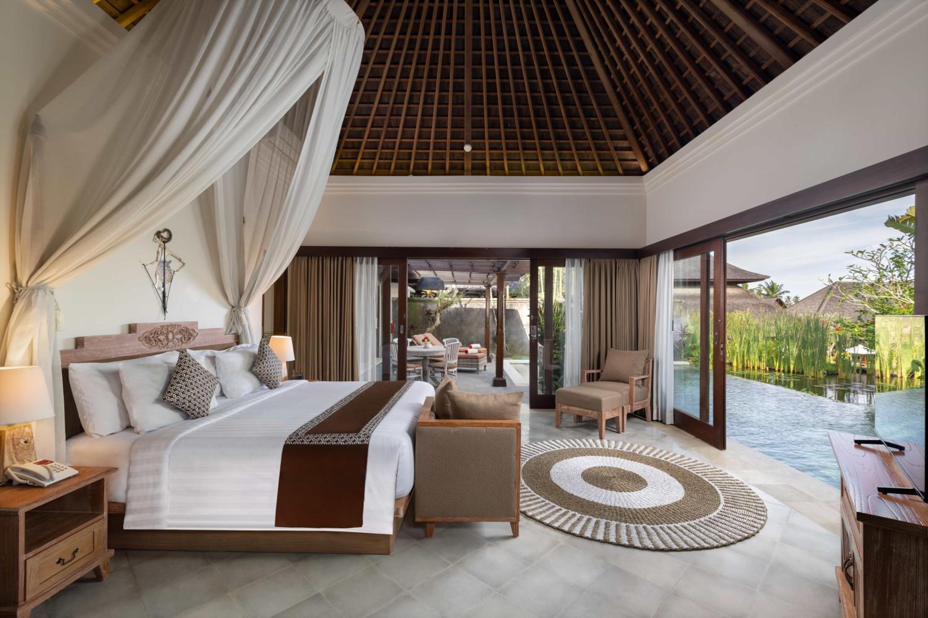 Two-Bedroom Lagoon Infinity Pool Villa