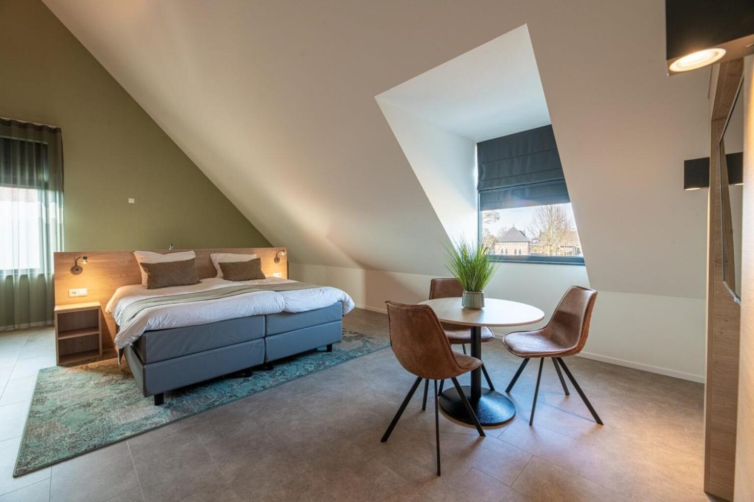 Superior King Room