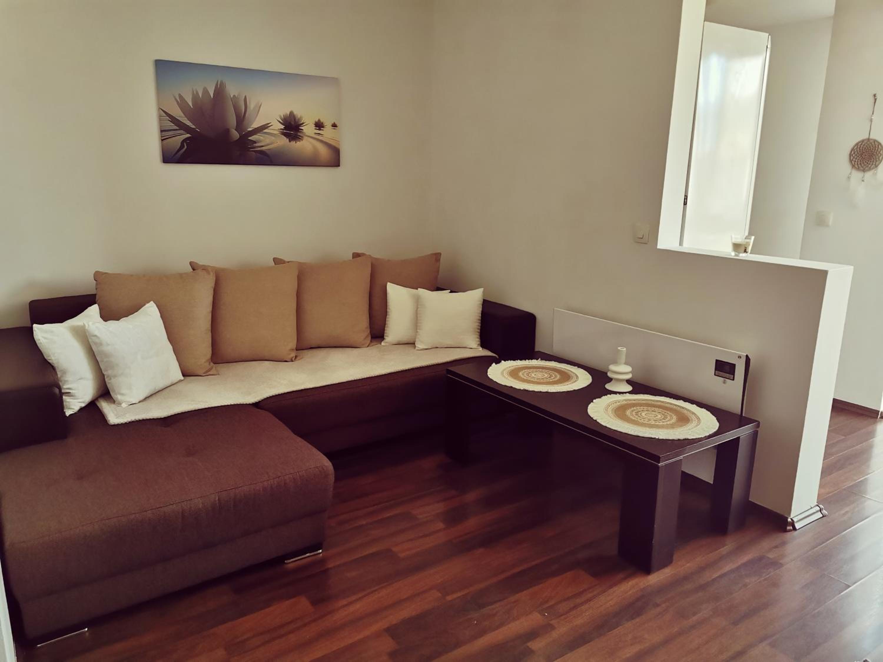 One-Bedroom Apartment photo 2
