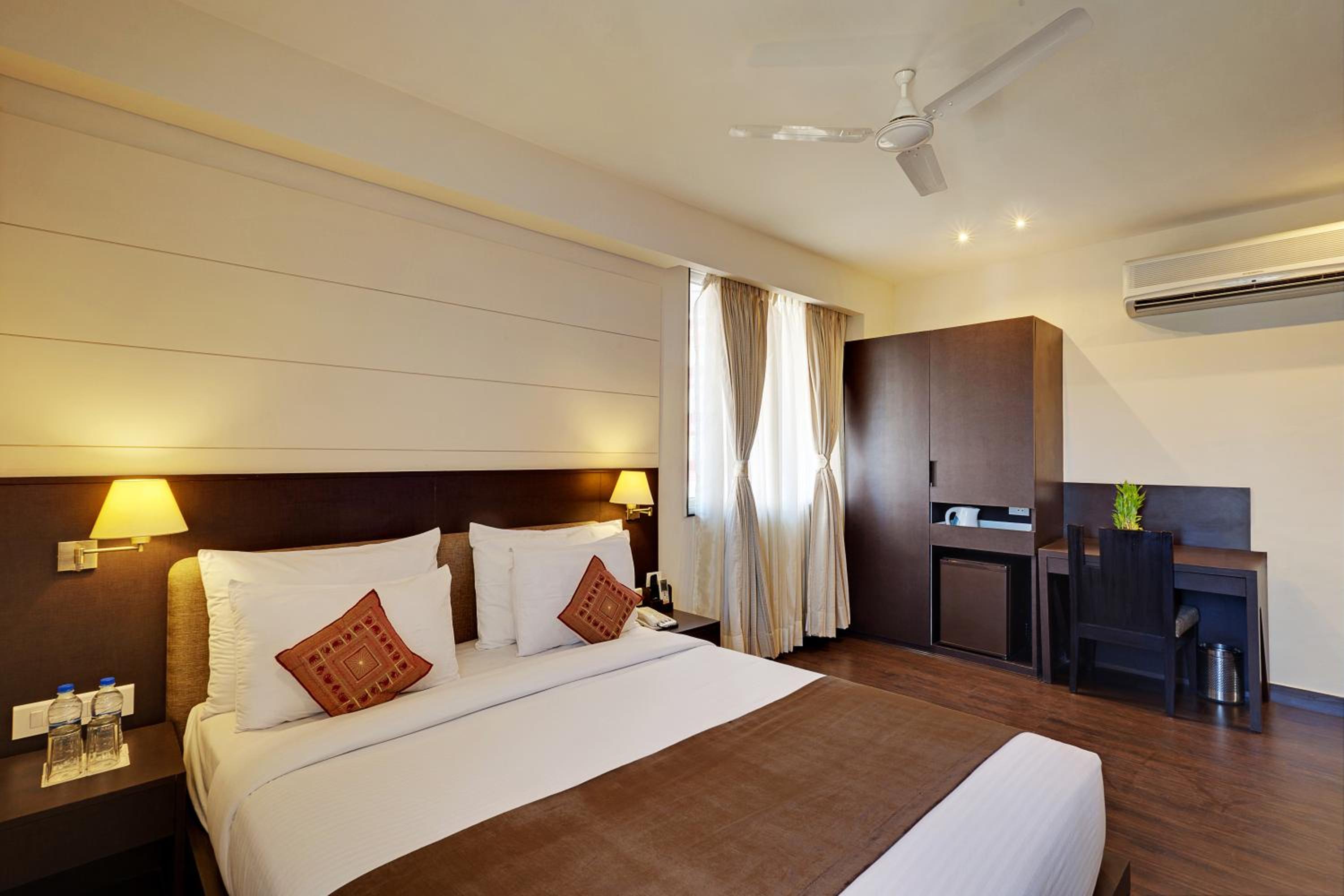 Deluxe Room - Photo 1