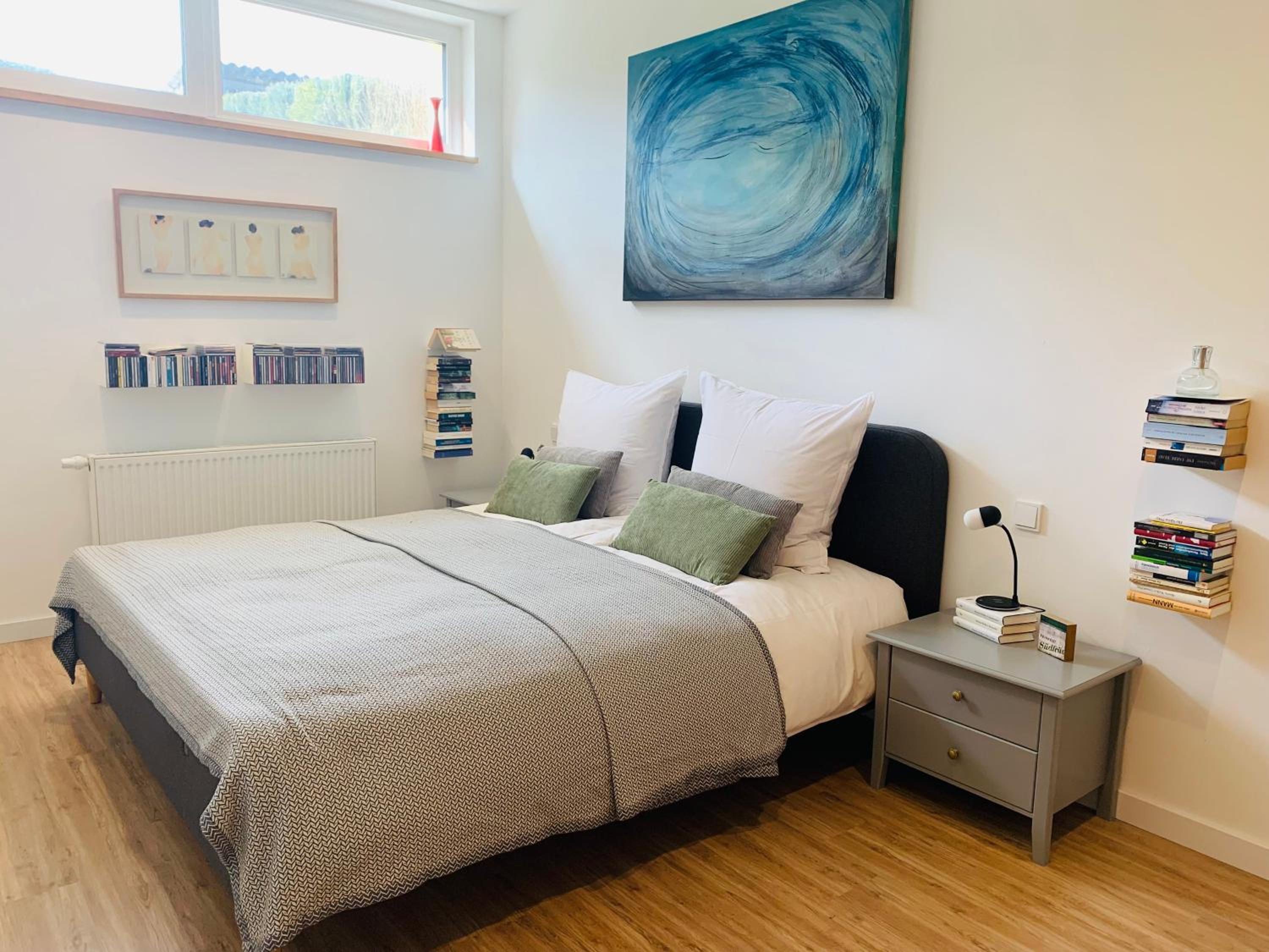 Three-Bedroom House photo 2