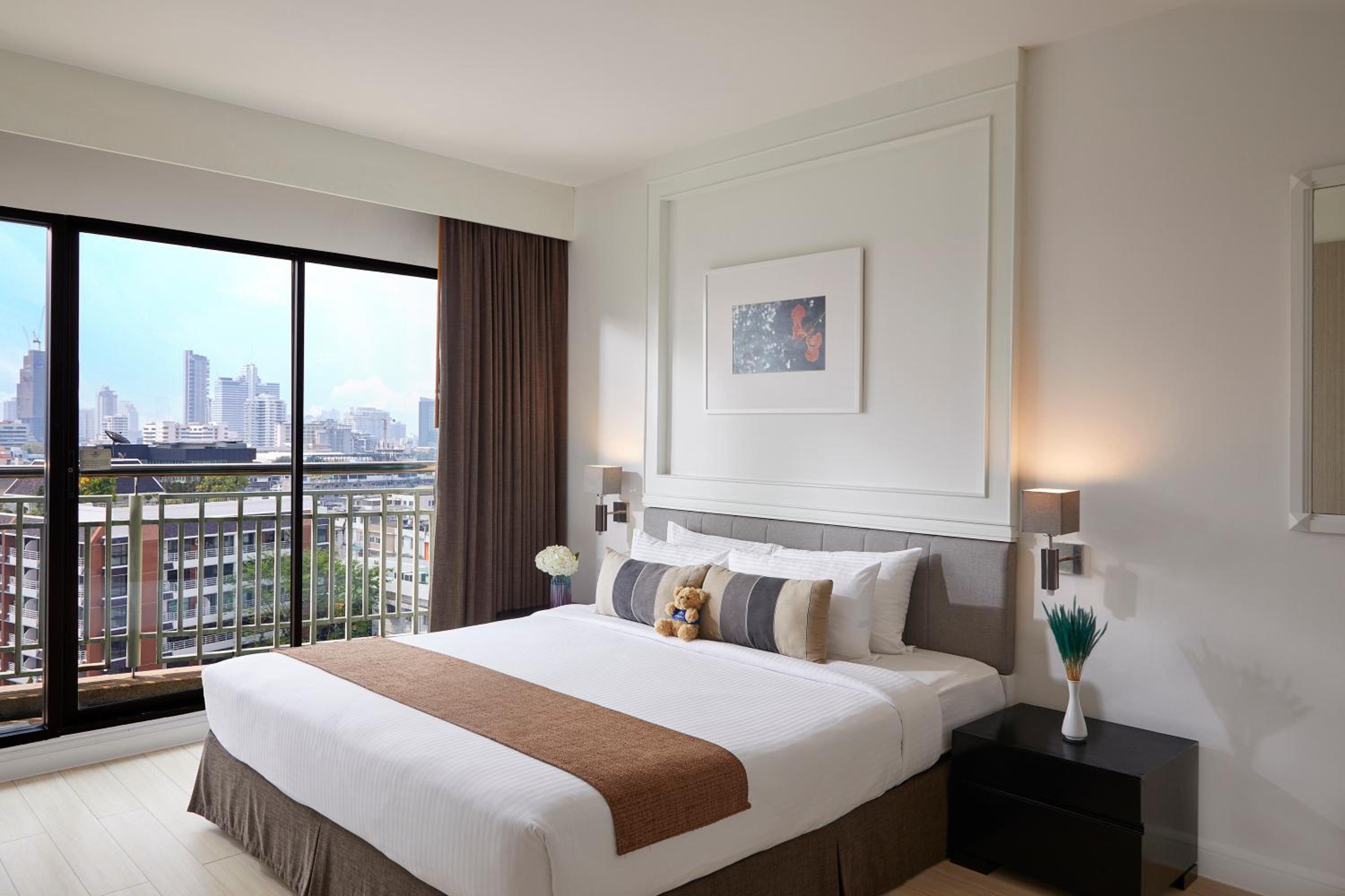 One-Bedroom Premier Apartment